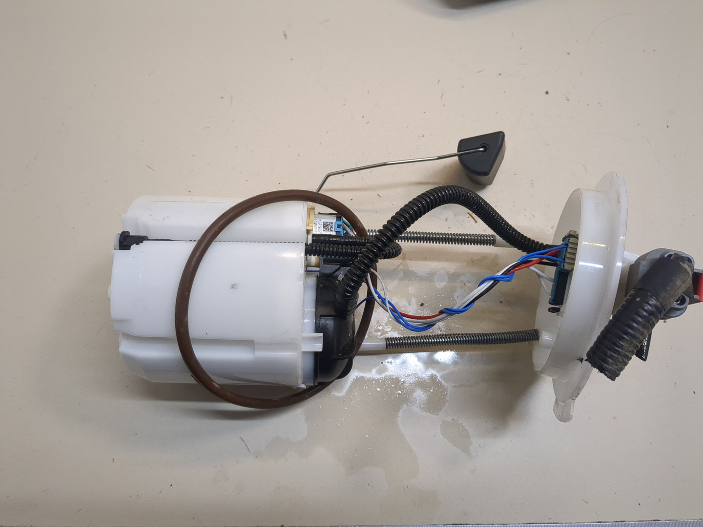 Насос топливный электрический