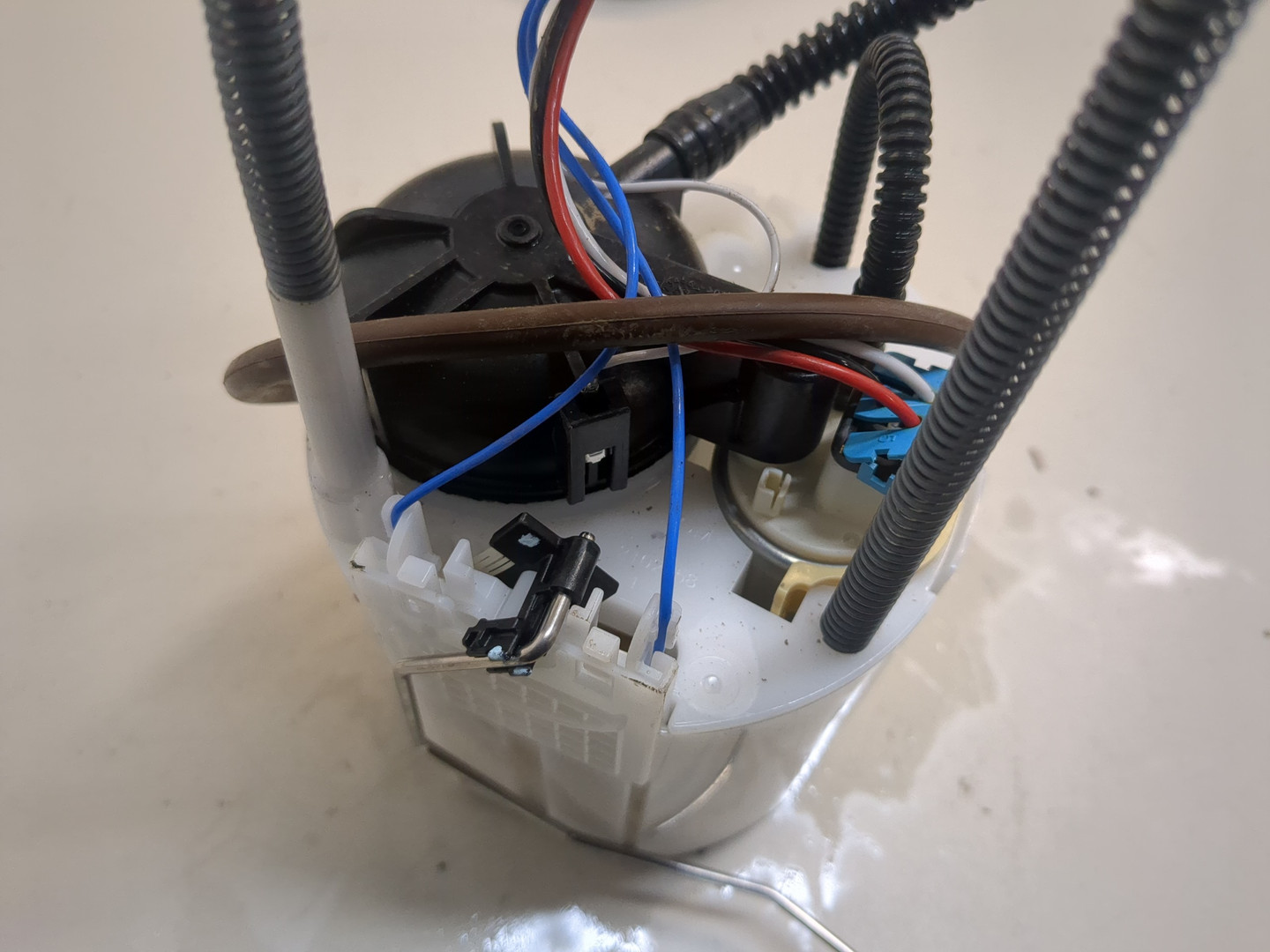 Насос топливный электрический