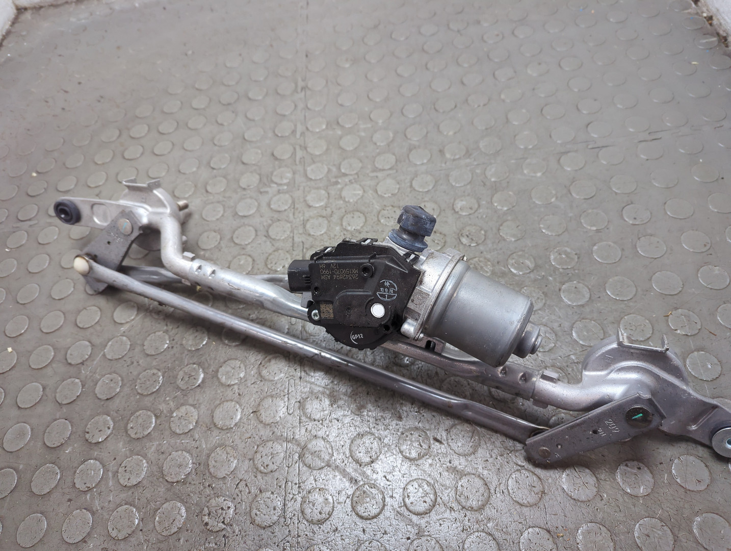 Трапеция стеклоочистителей