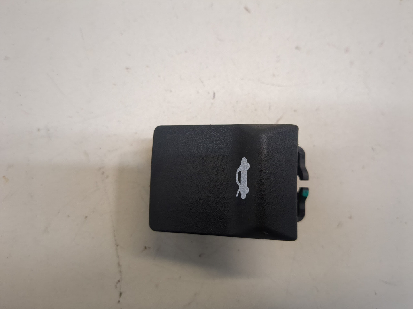 Ручка открывания капота