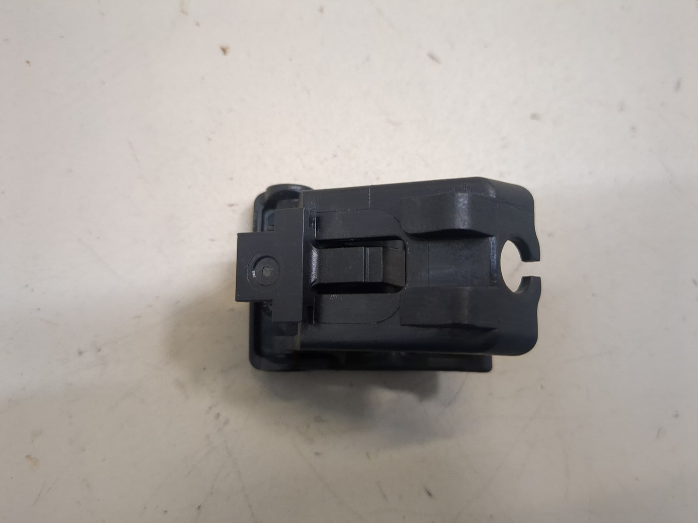 Ручка открывания капота