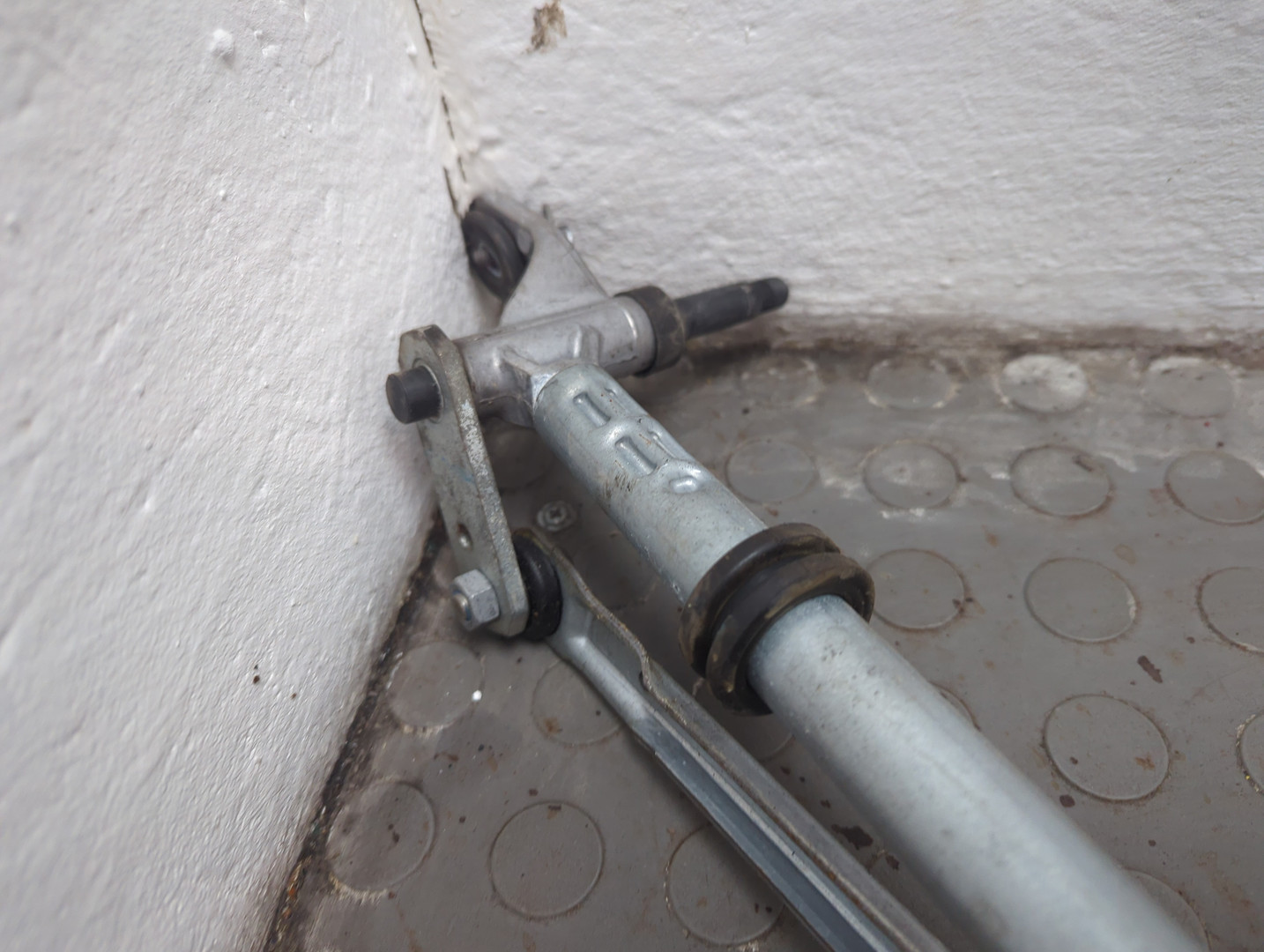 Трапеция стеклоочистителей