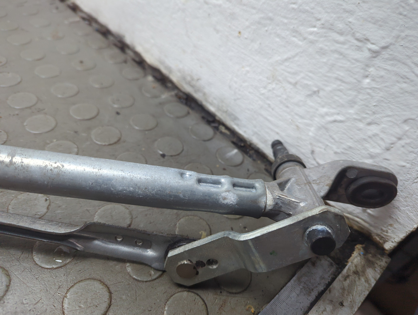 Трапеция стеклоочистителей