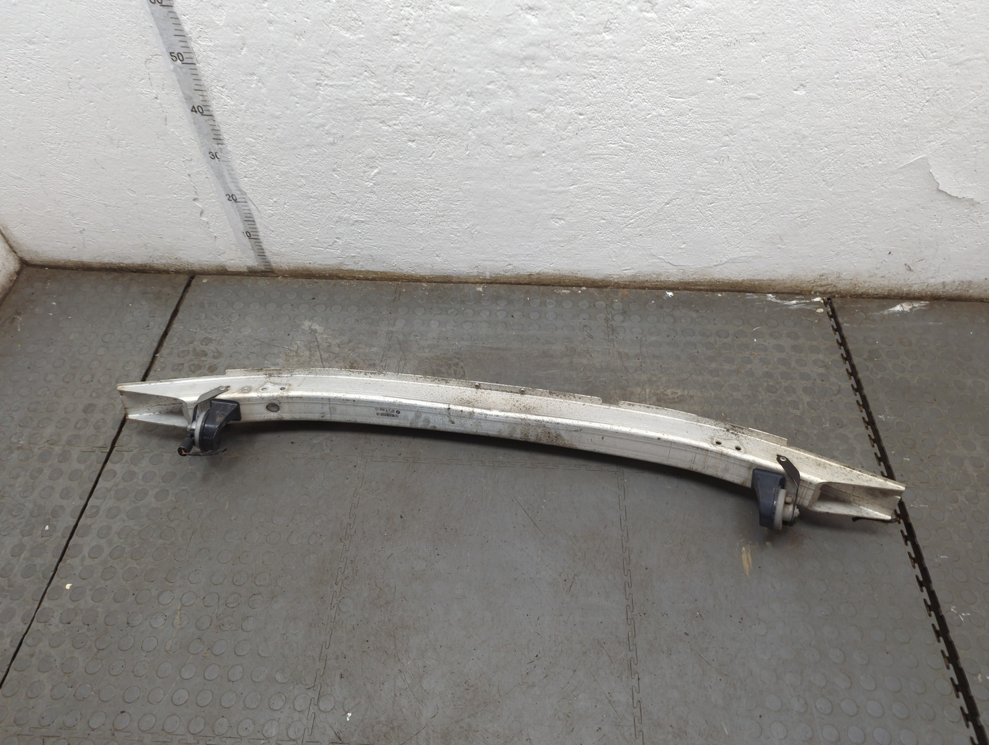 Усилитель переднего бампера