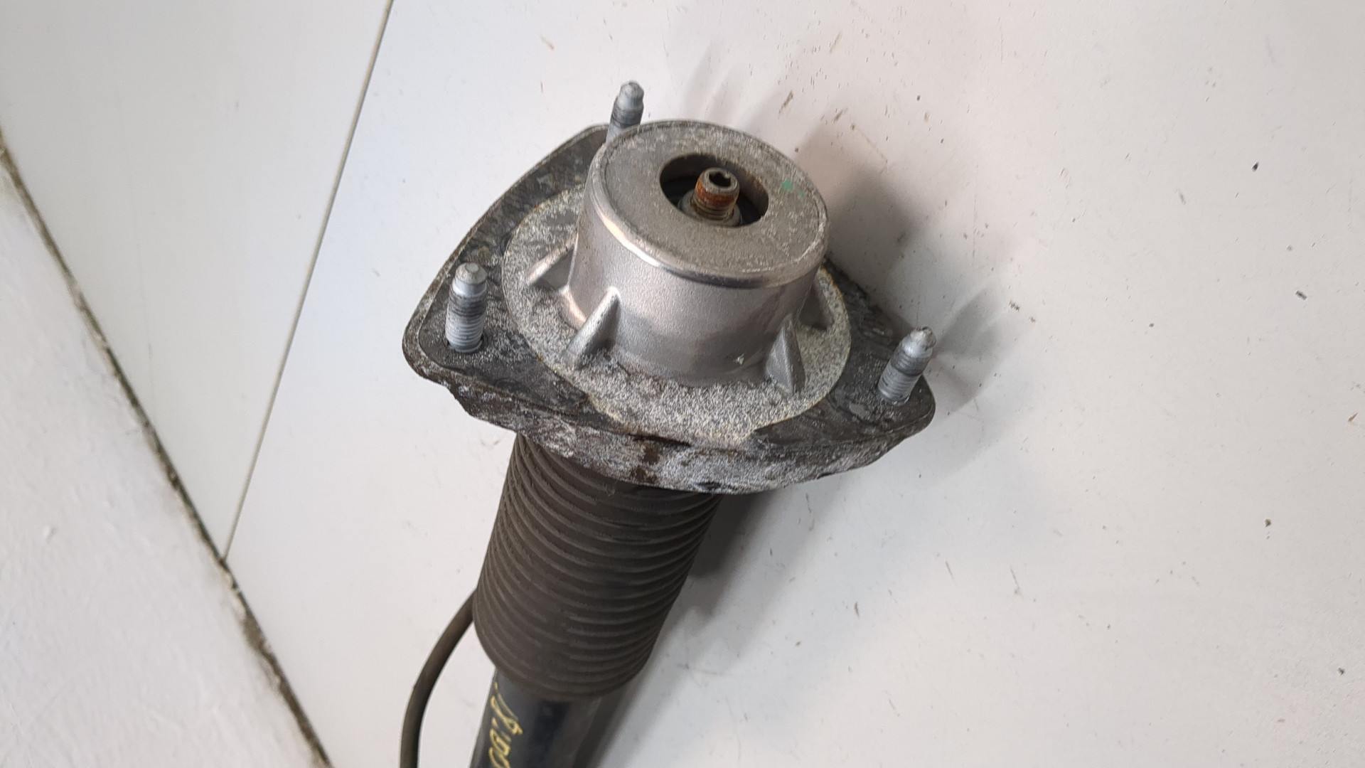 Амортизатор задний (стойка)