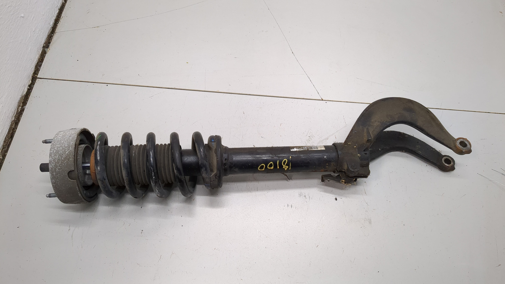 Амортизатор передний правый