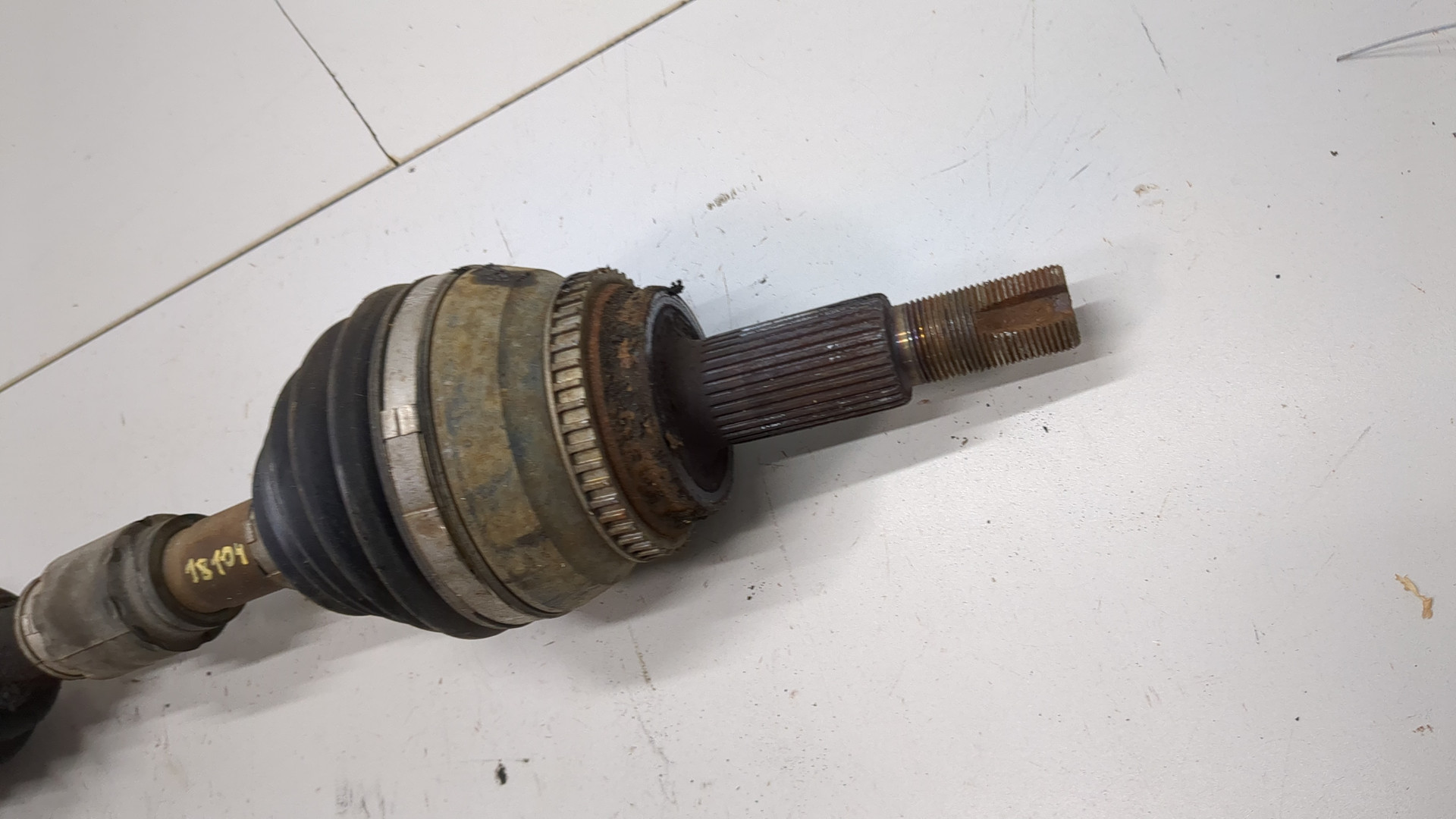 Полуось передняя левая