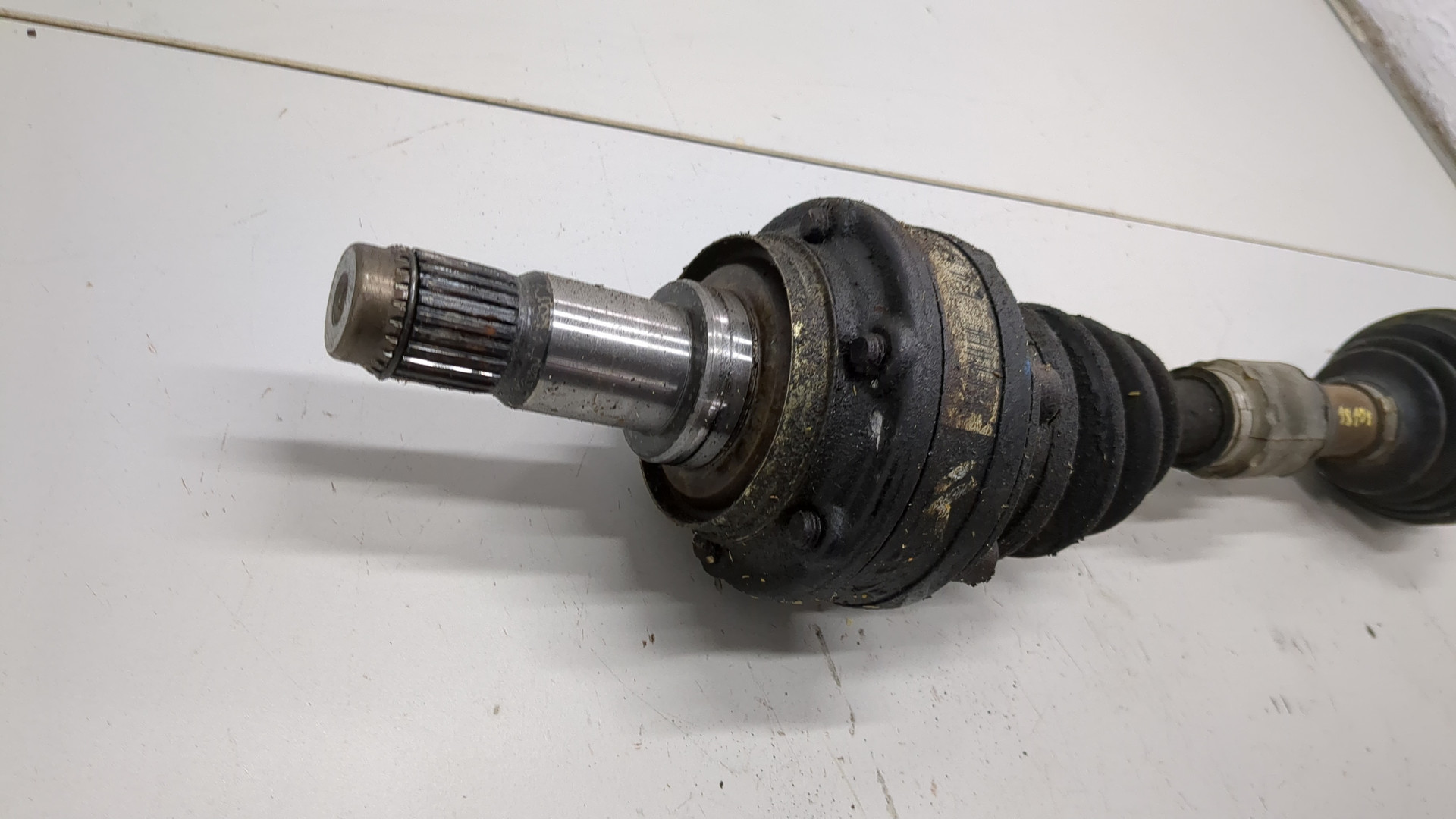 Полуось передняя левая