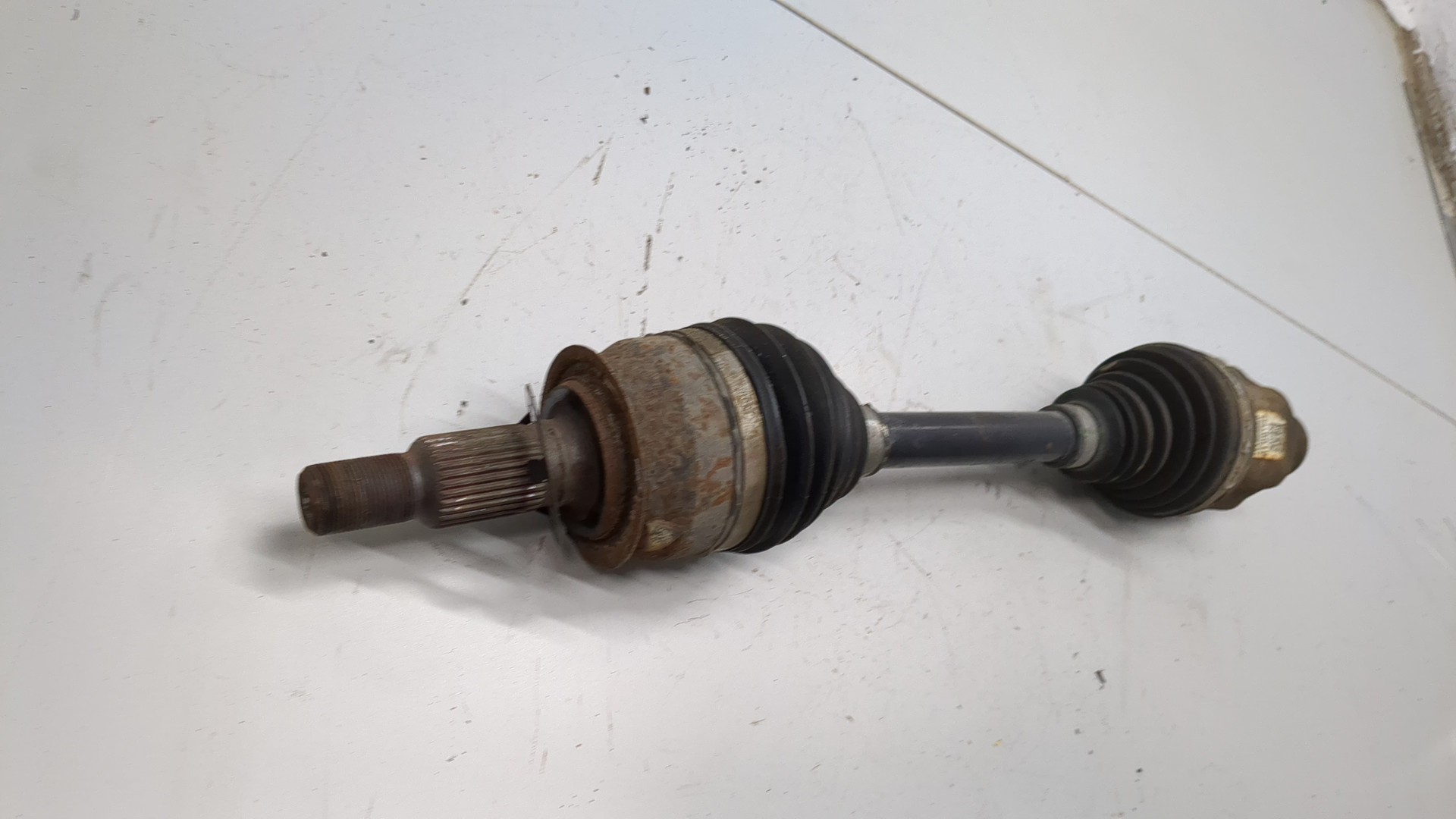 Полуось передняя правая