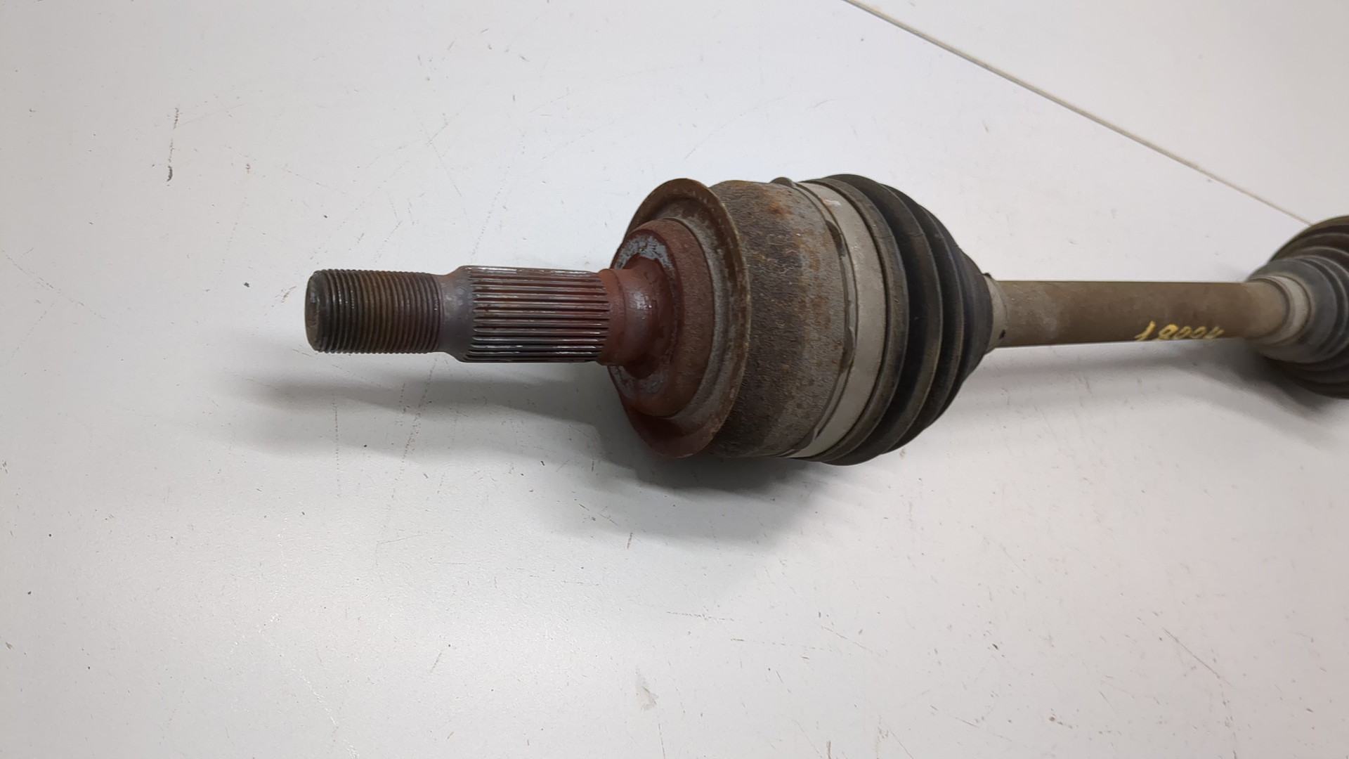 Полуось передняя левая