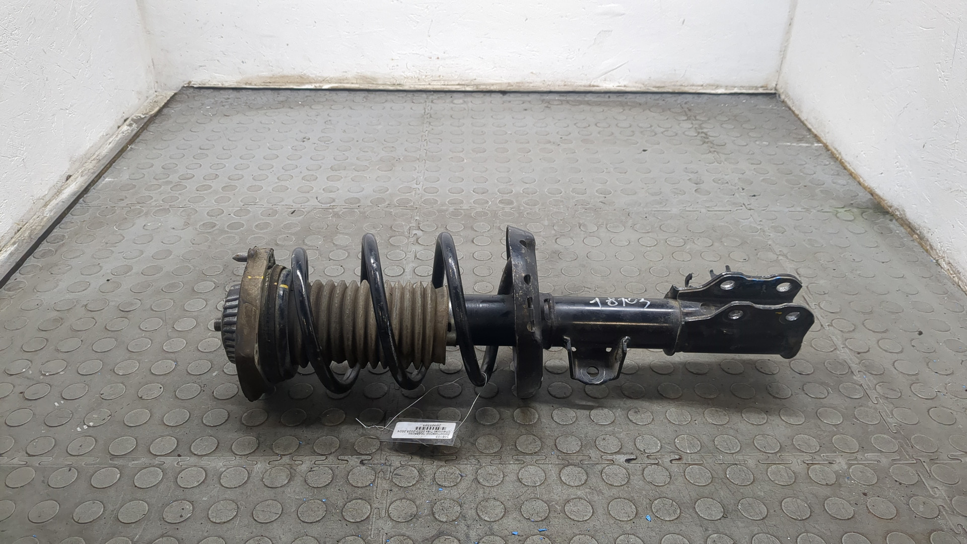 Амортизатор передний правый