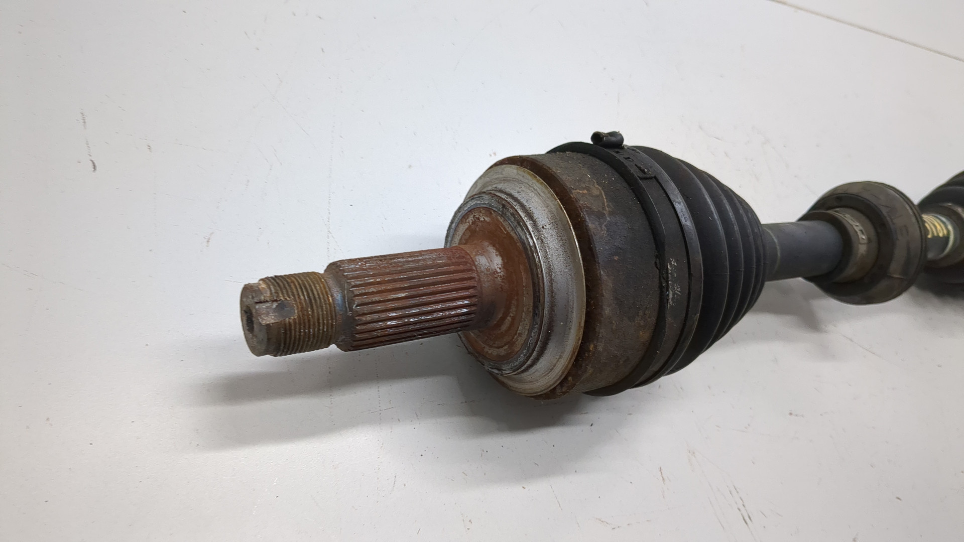 Полуось передняя левая