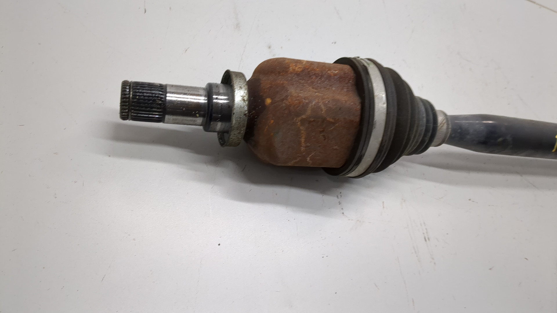 Полуось передняя правая