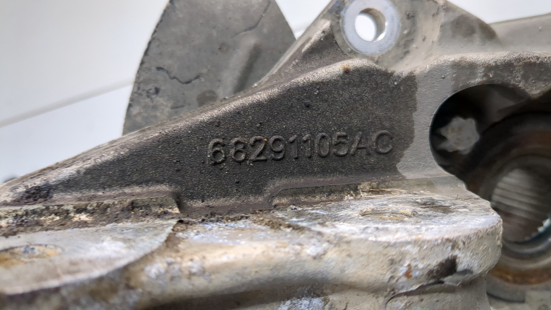 Кулак поворотный задний правый