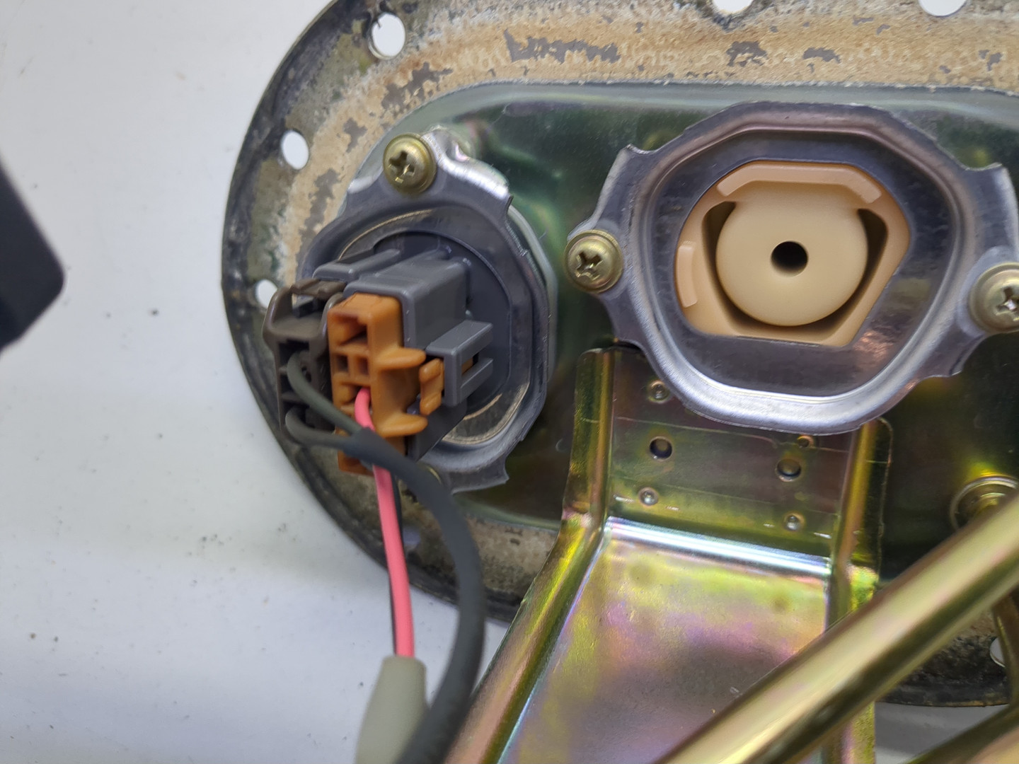 Насос топливный электрический