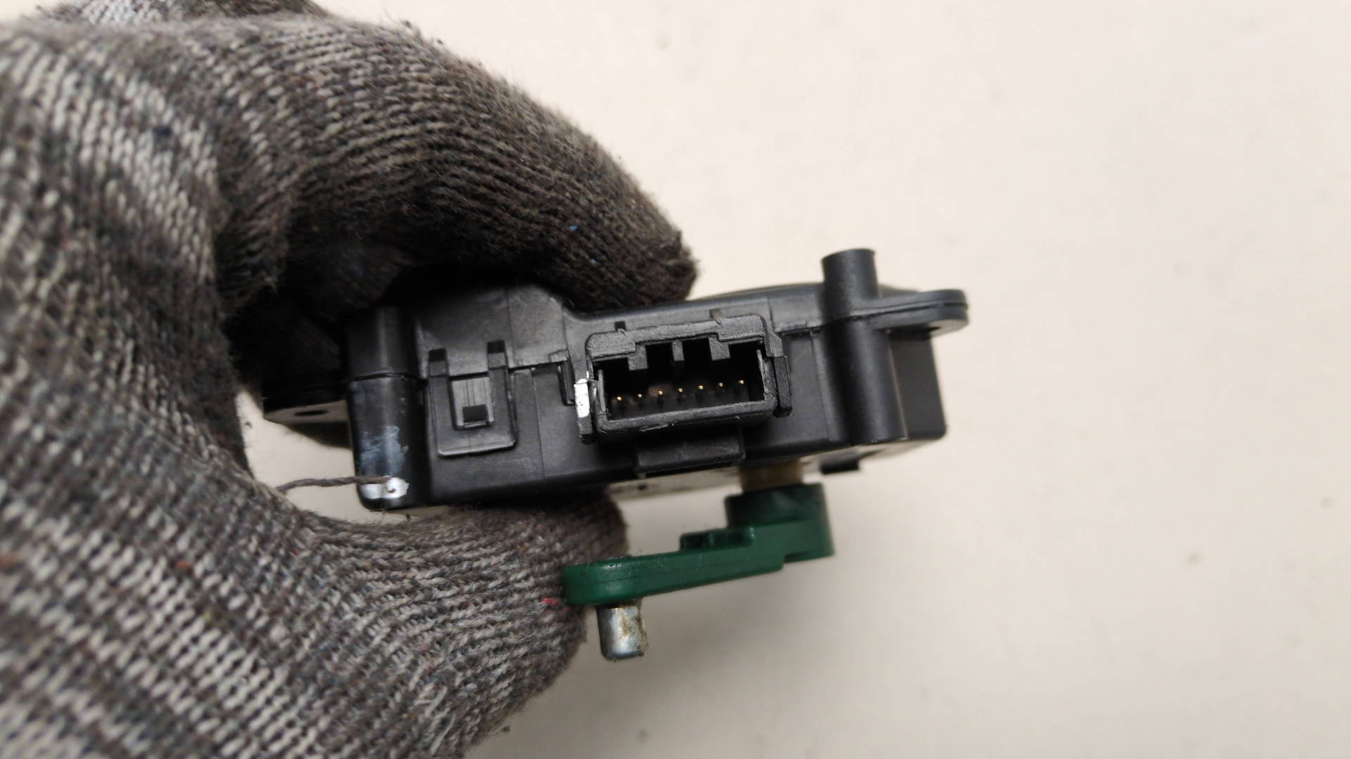 Моторчик заслонки печки