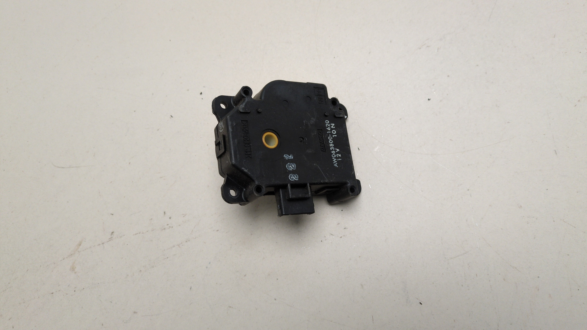 Моторчик заслонки печки