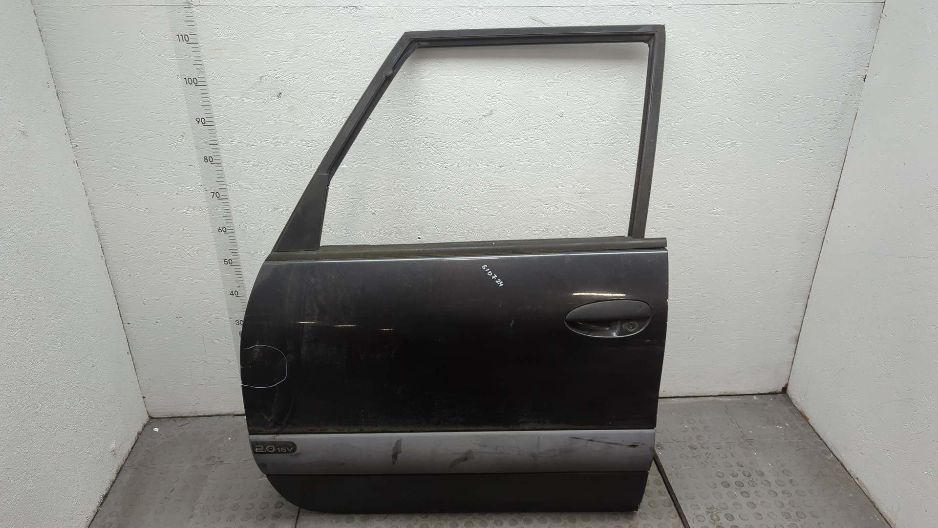Дверь передняя левая