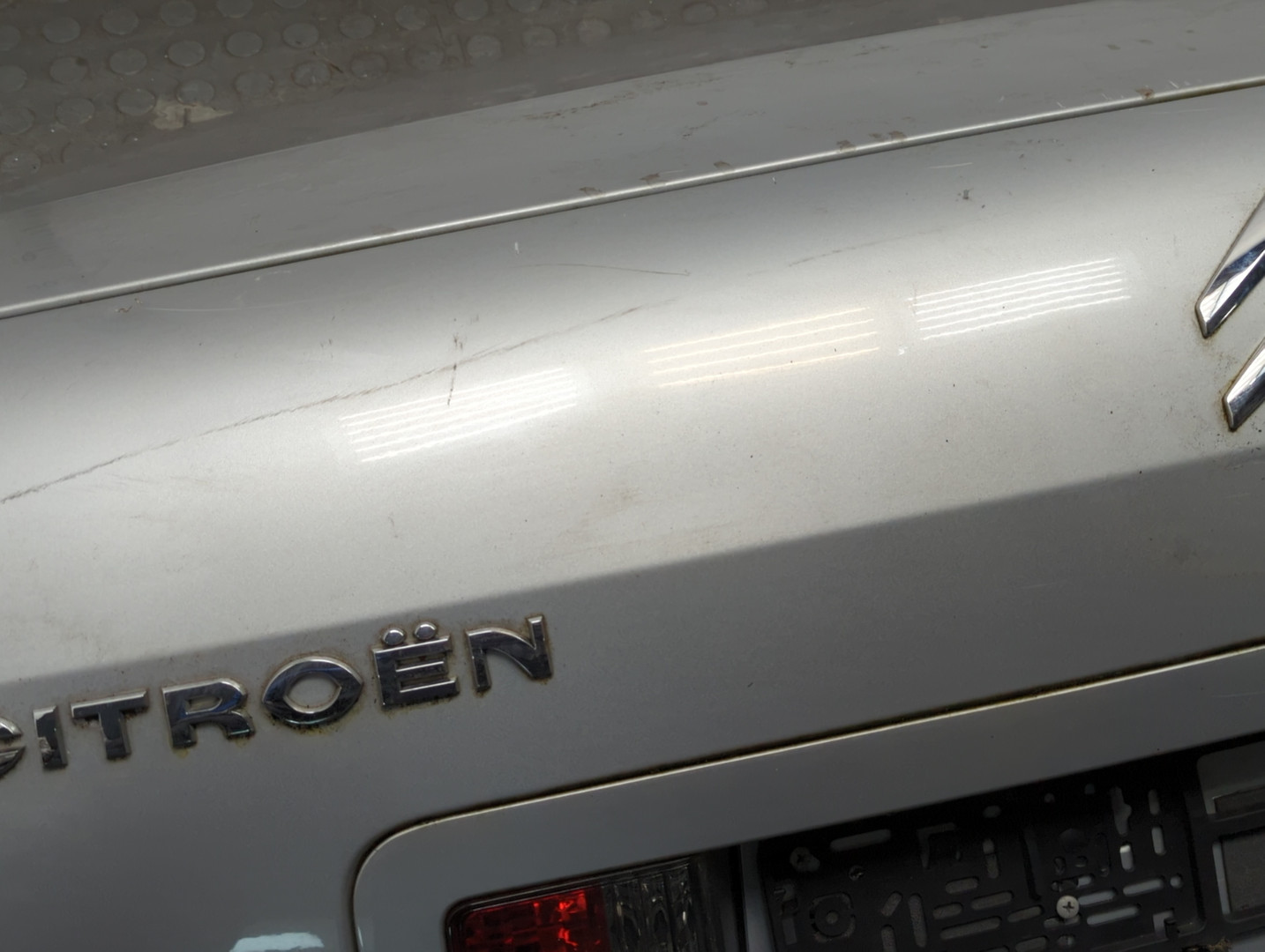 Дверь багажника