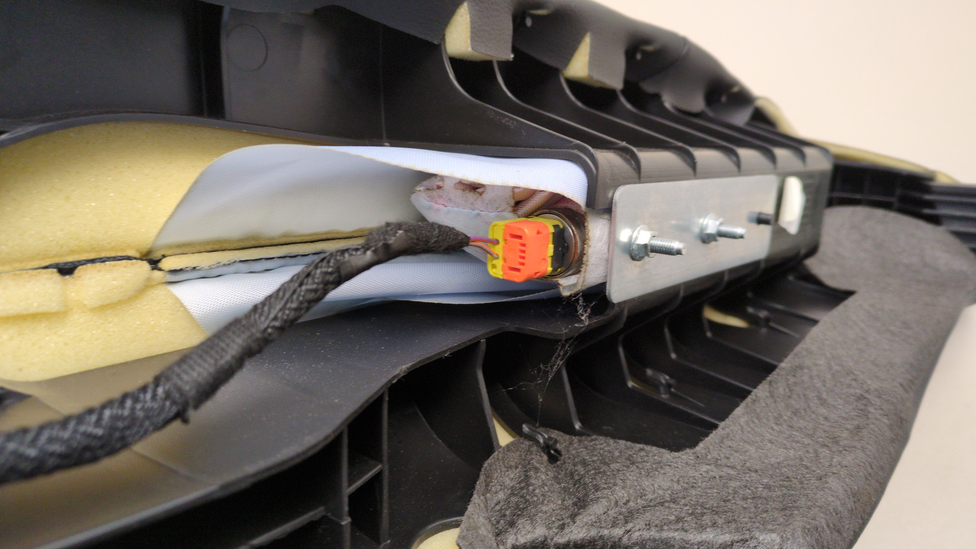 Подушка безопасности боковая (в сиденье)