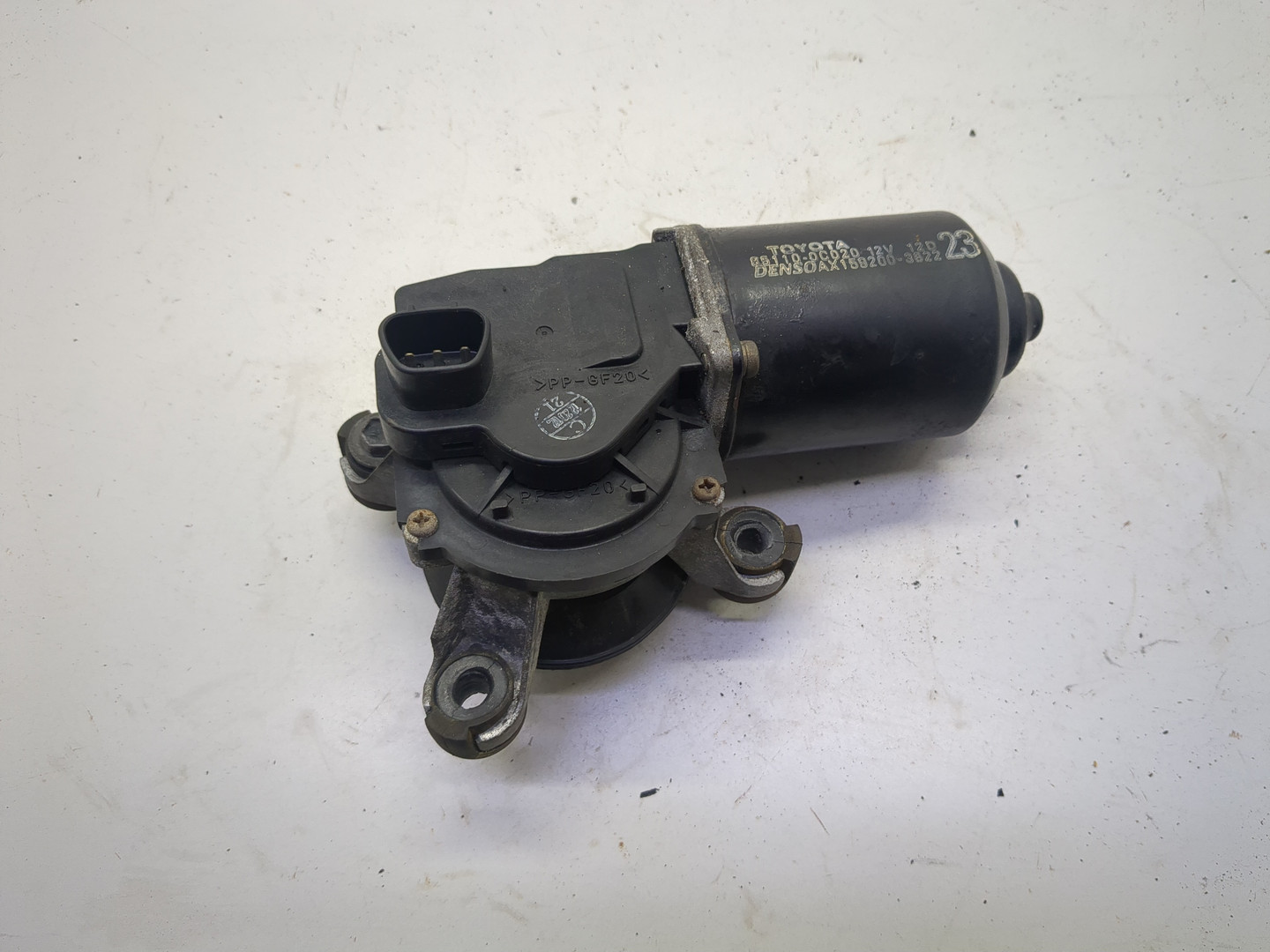 Моторчик стеклоочистителя передний