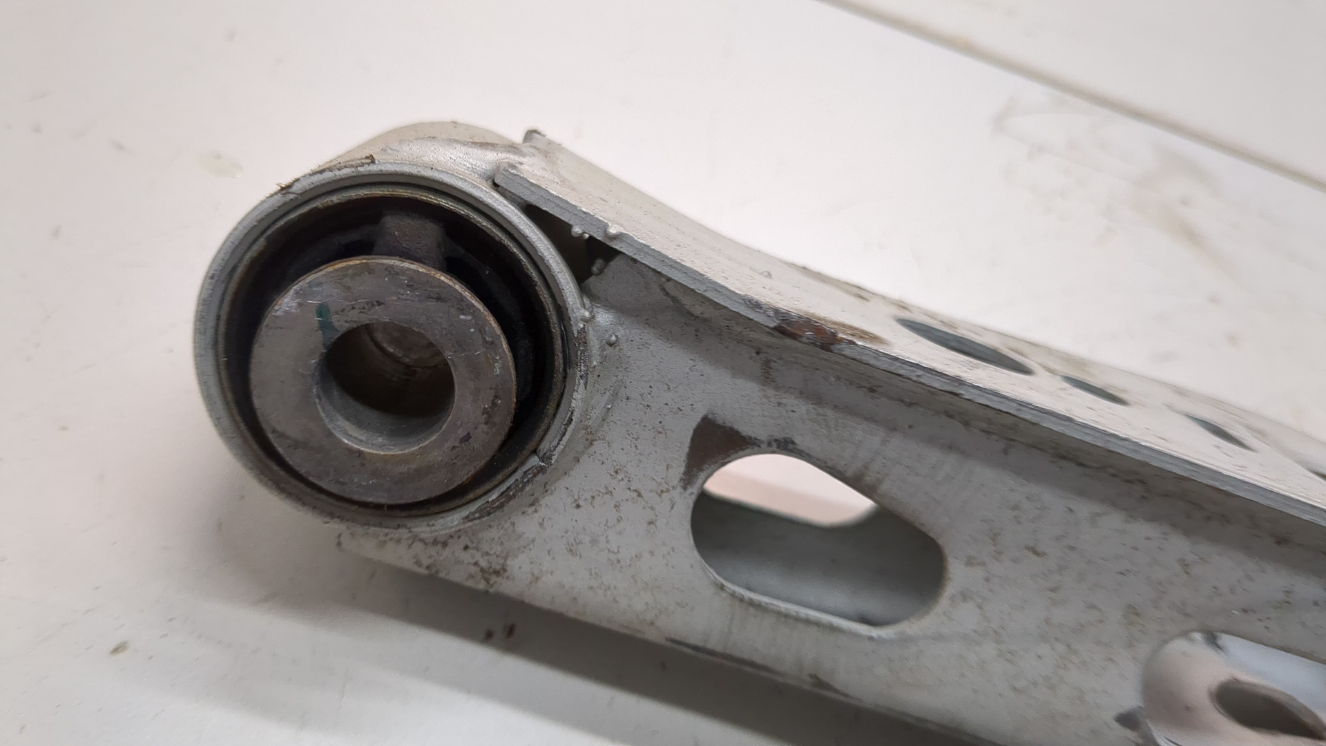 Рычаг задний