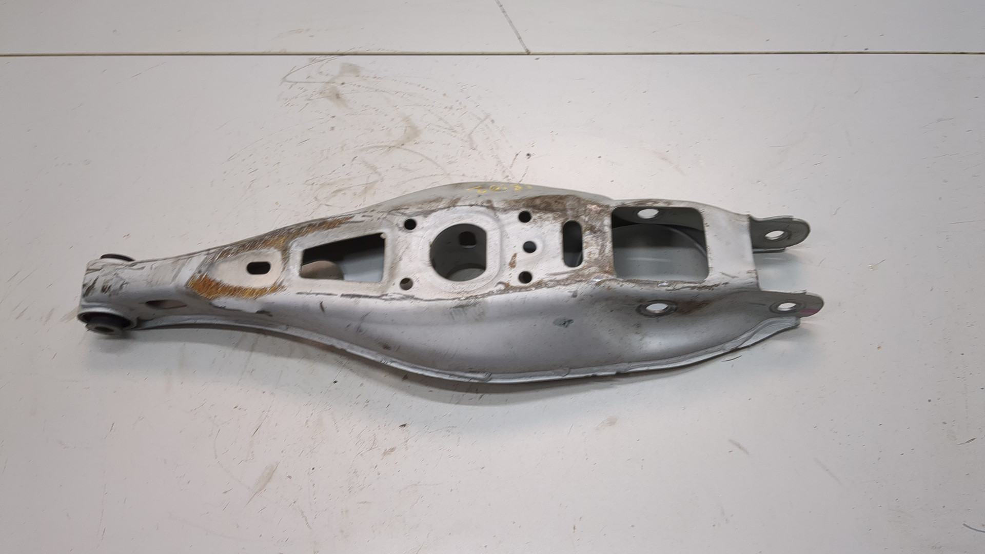 Рычаг задний