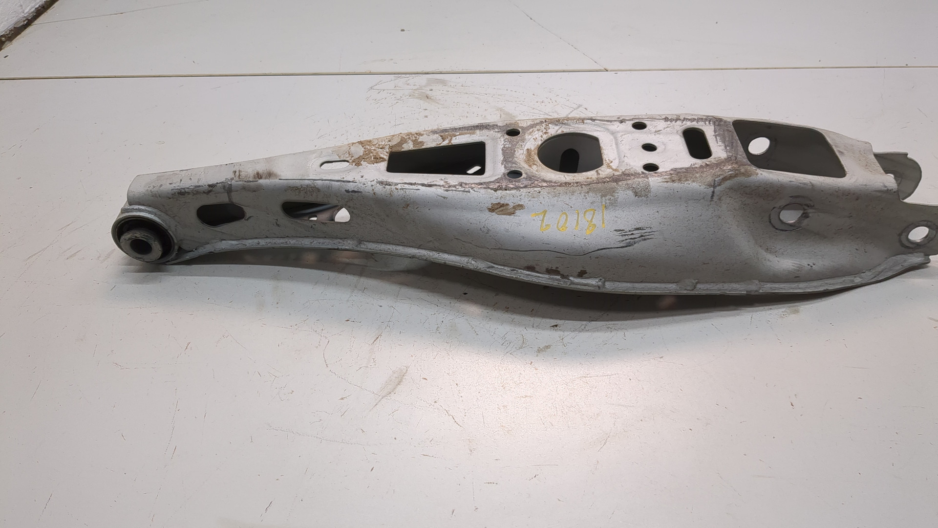 Рычаг задний