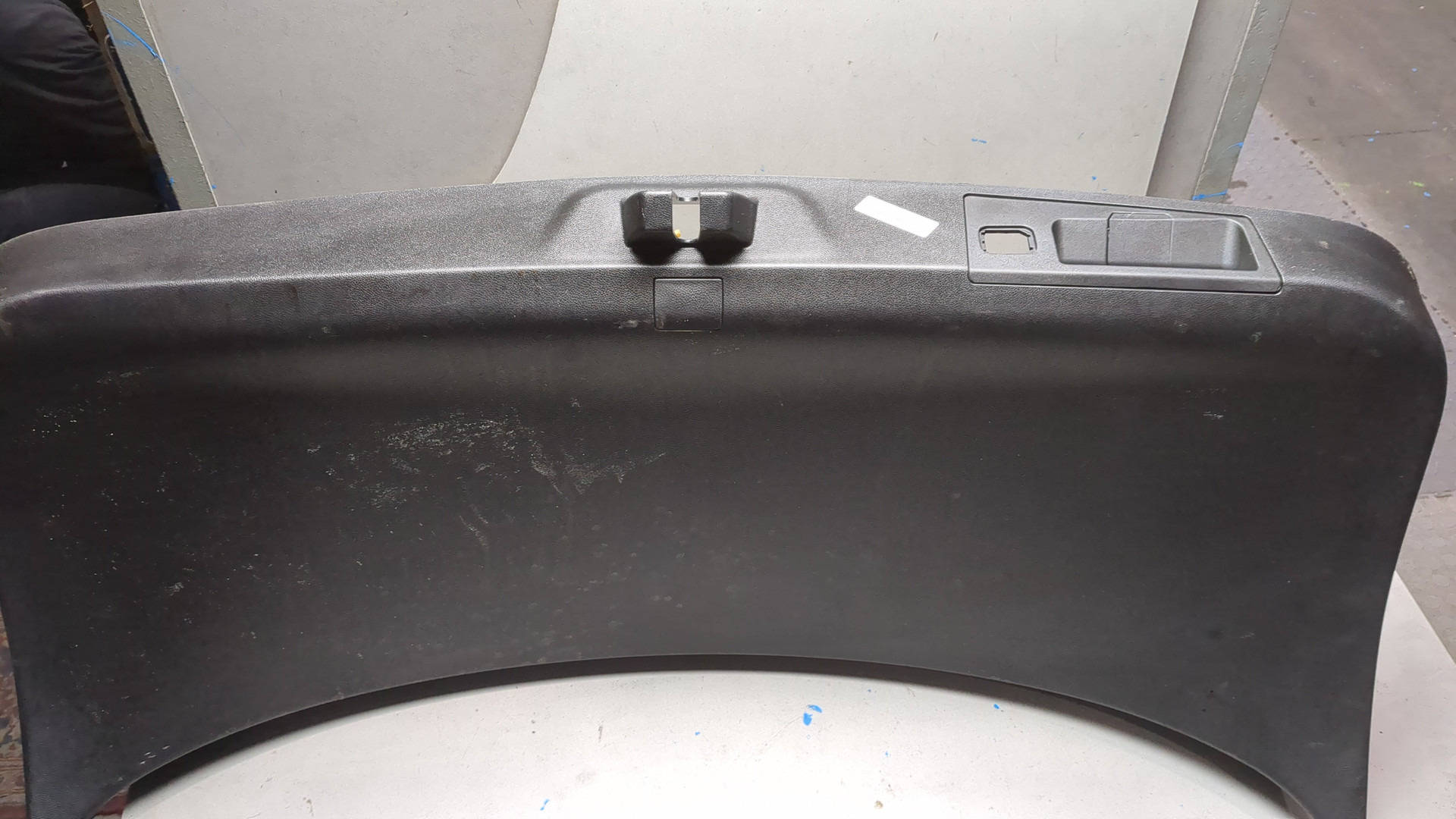 Обшивка двери багажника