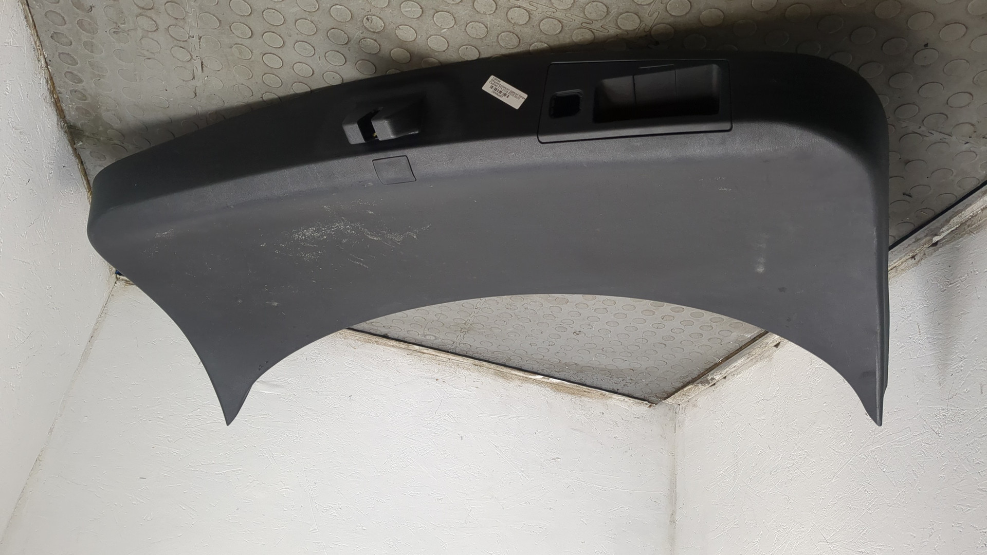 Обшивка двери багажника