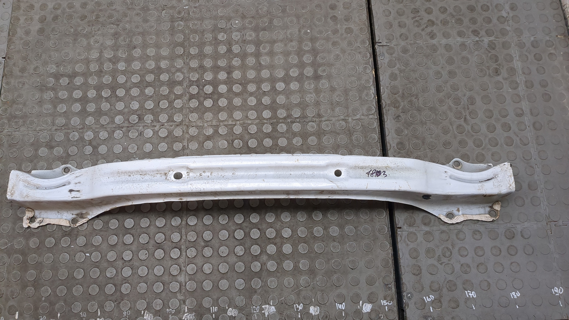 Усилитель заднего бампера