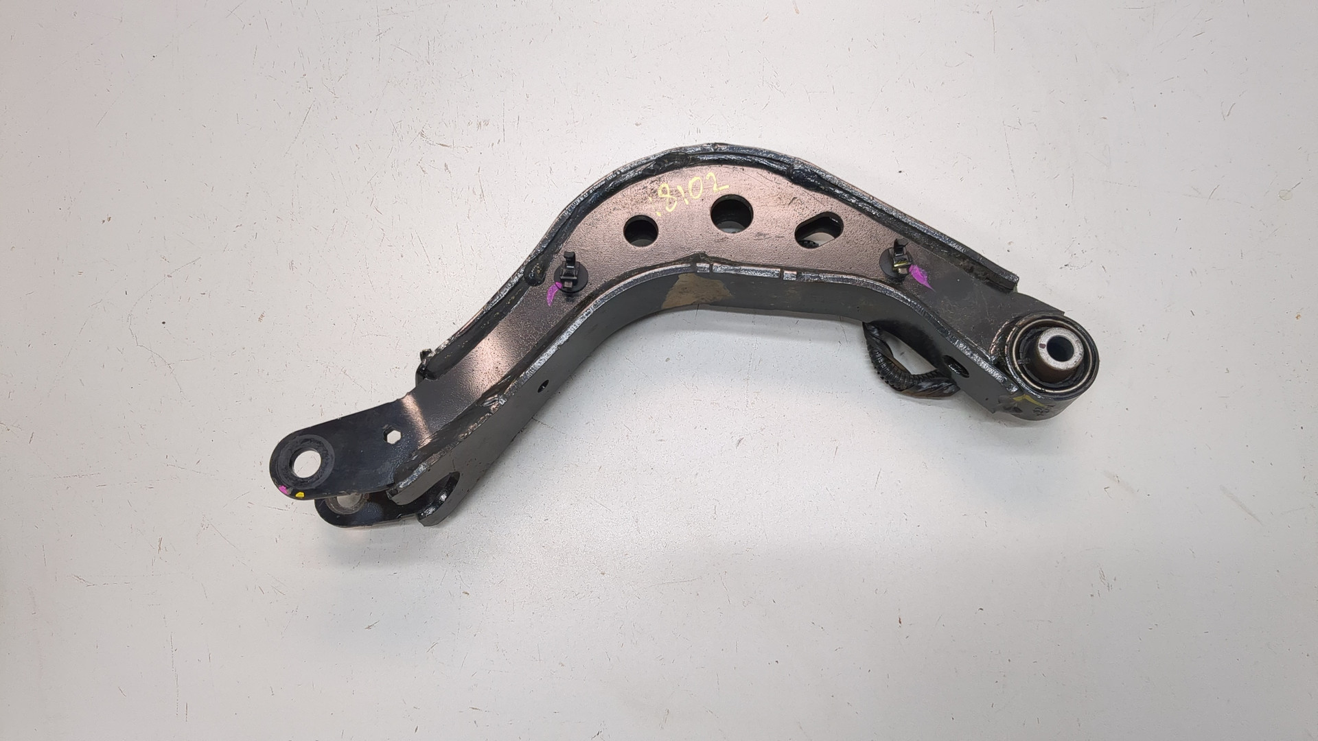 Рычаг задний левый