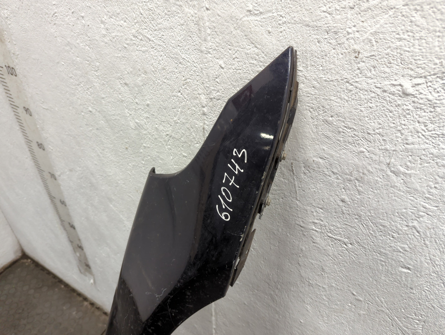 Крыло переднее правое