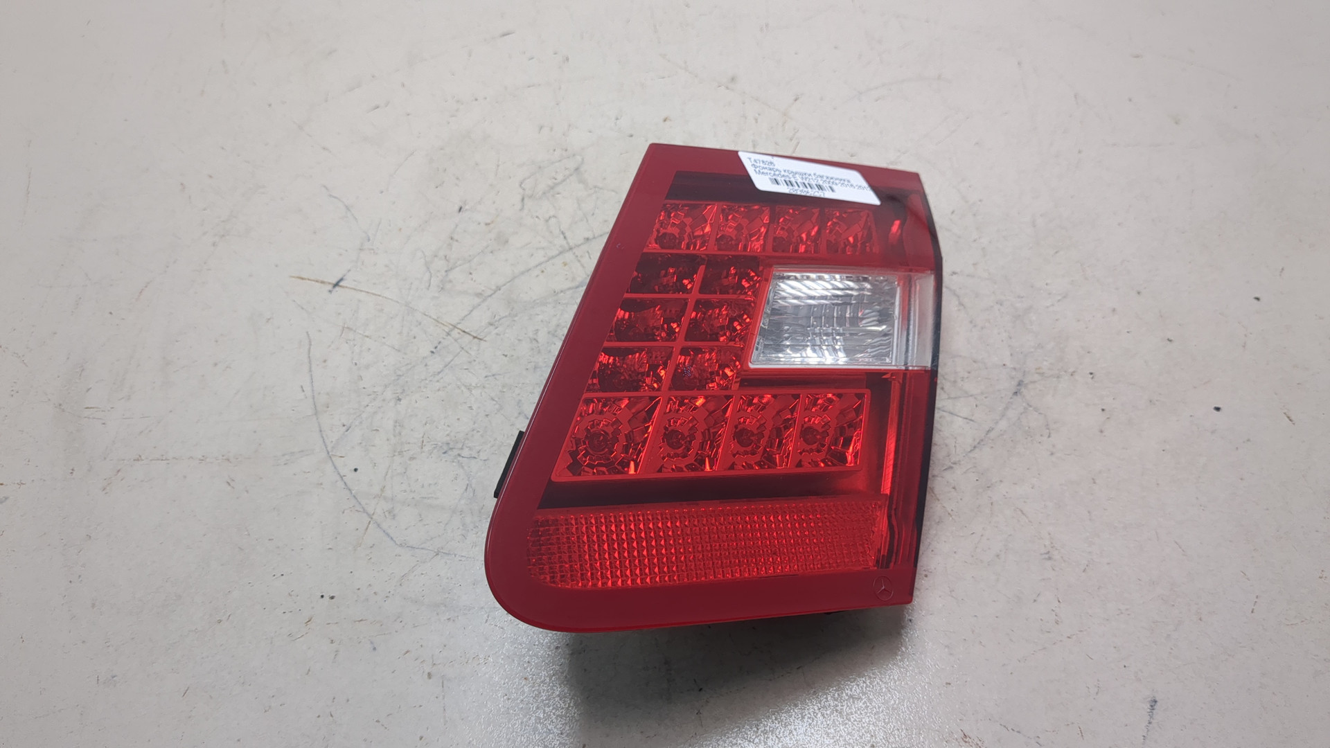 Фонарь задний внутренний правый