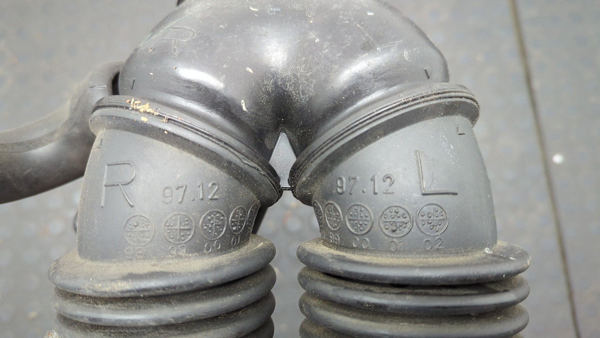 Резонатор воздушного фильтра