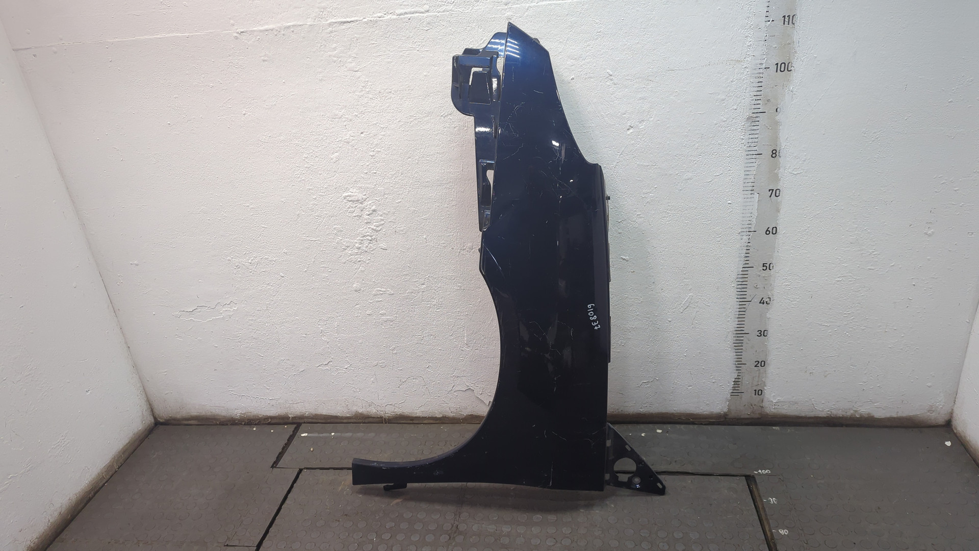 Крыло переднее левое