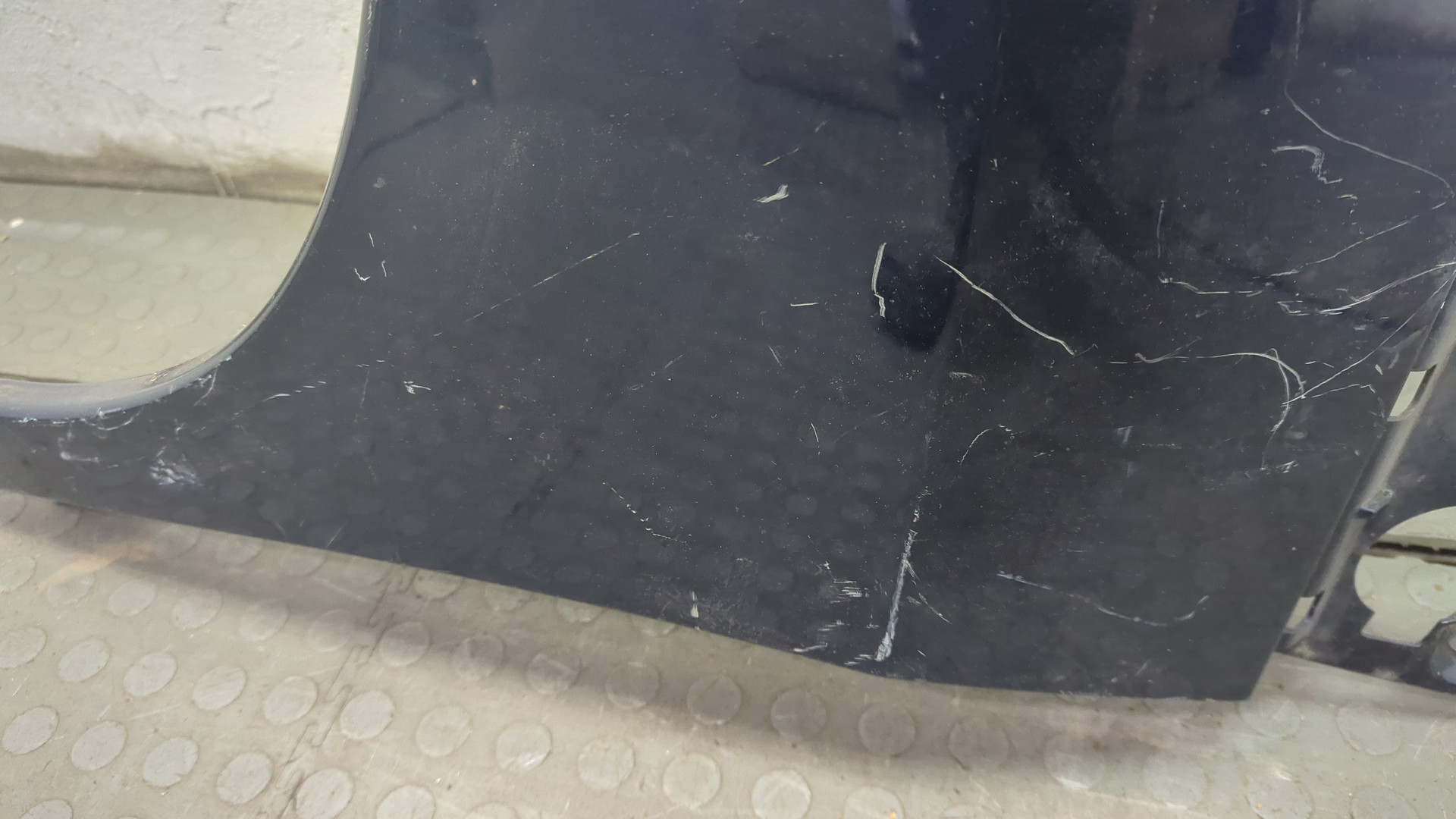 Крыло переднее левое