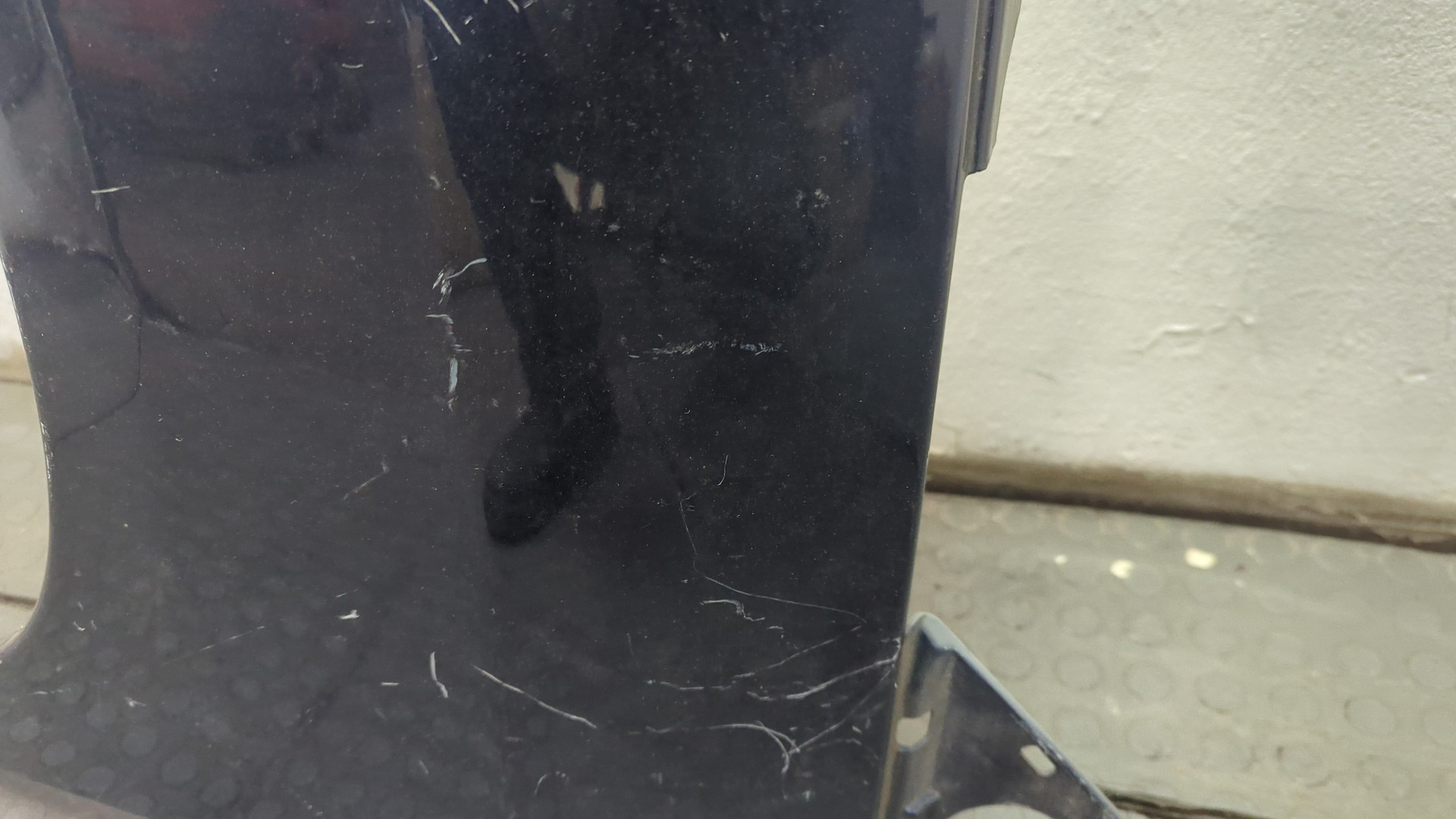 Крыло переднее левое