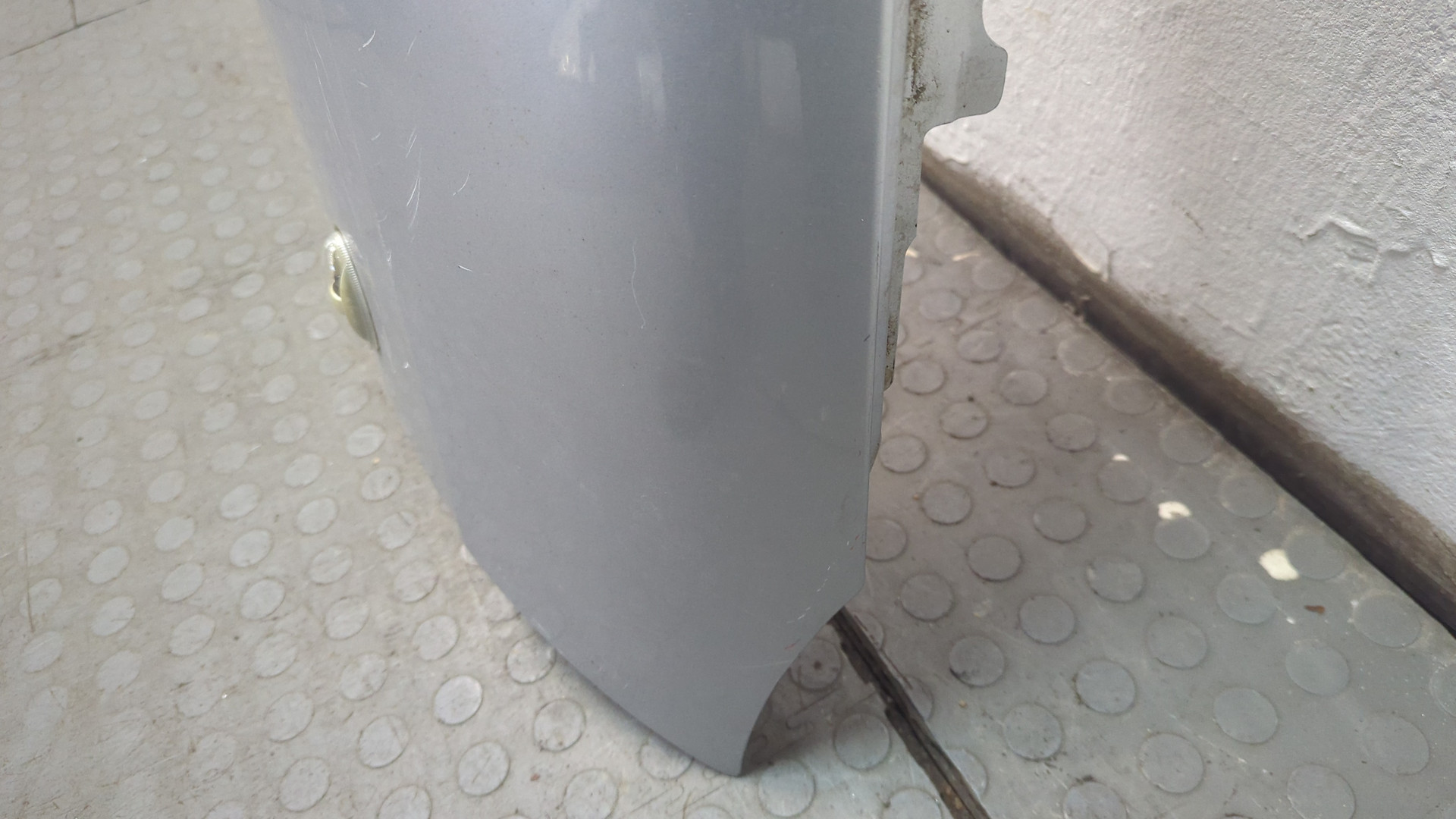 Крыло переднее левое