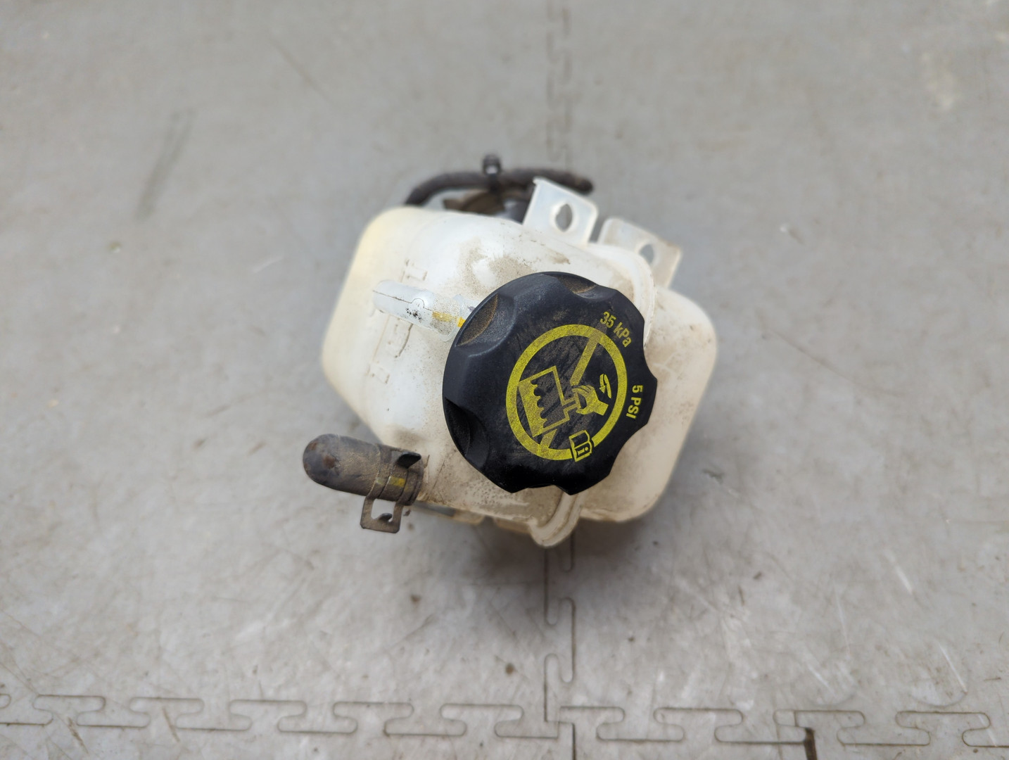 Бачок расширительный