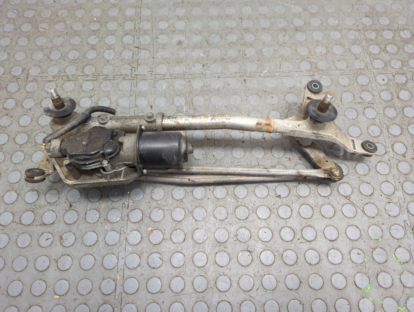 Трапеция стеклоочистителей