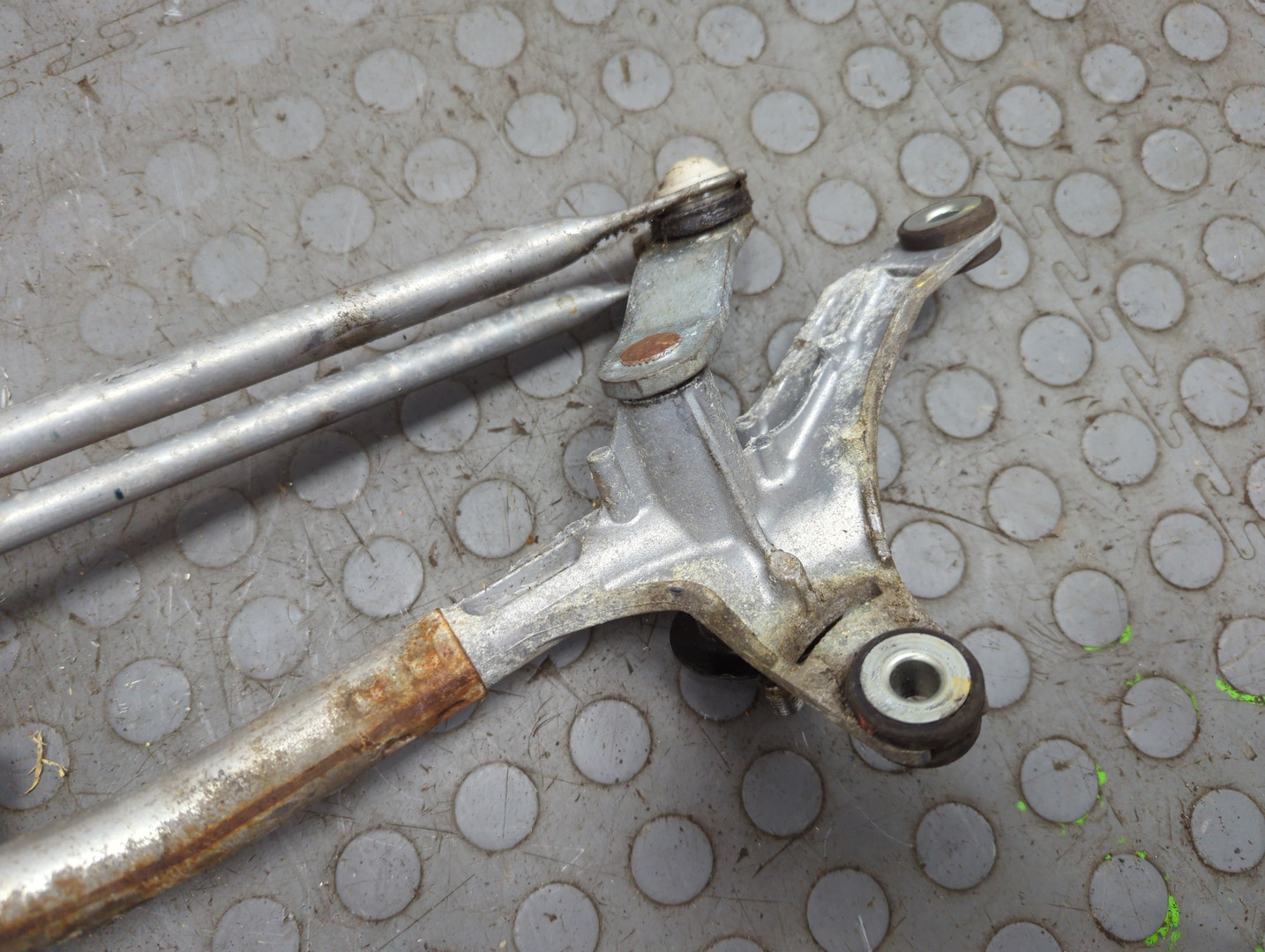 Трапеция стеклоочистителей