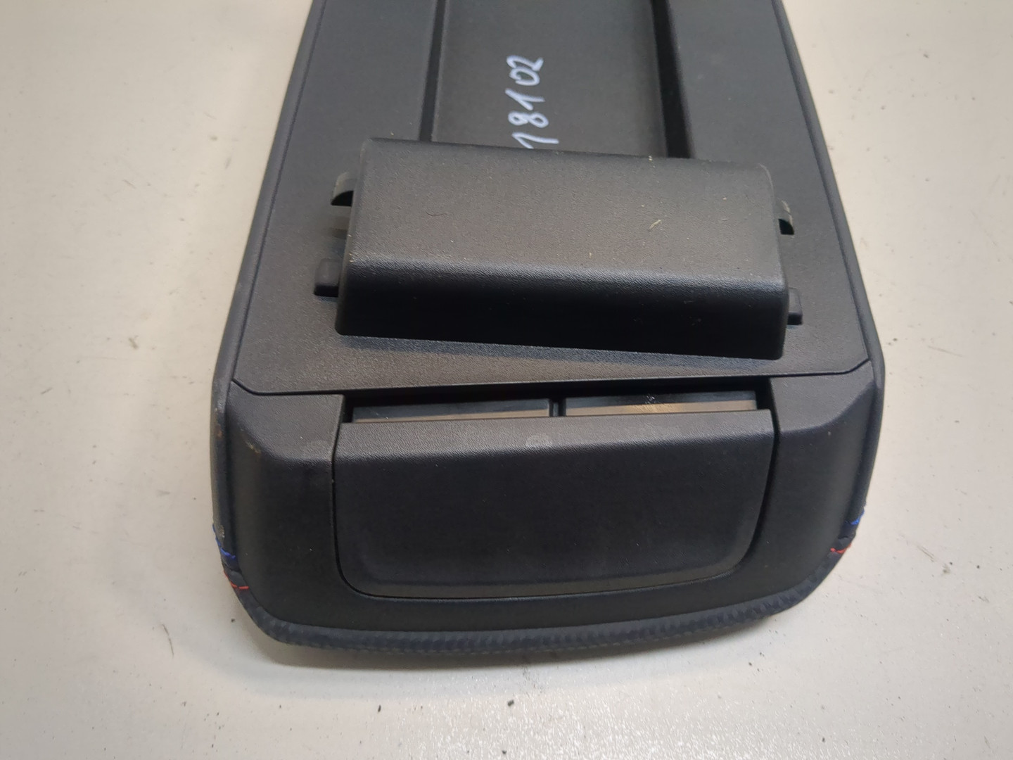 Подлокотник