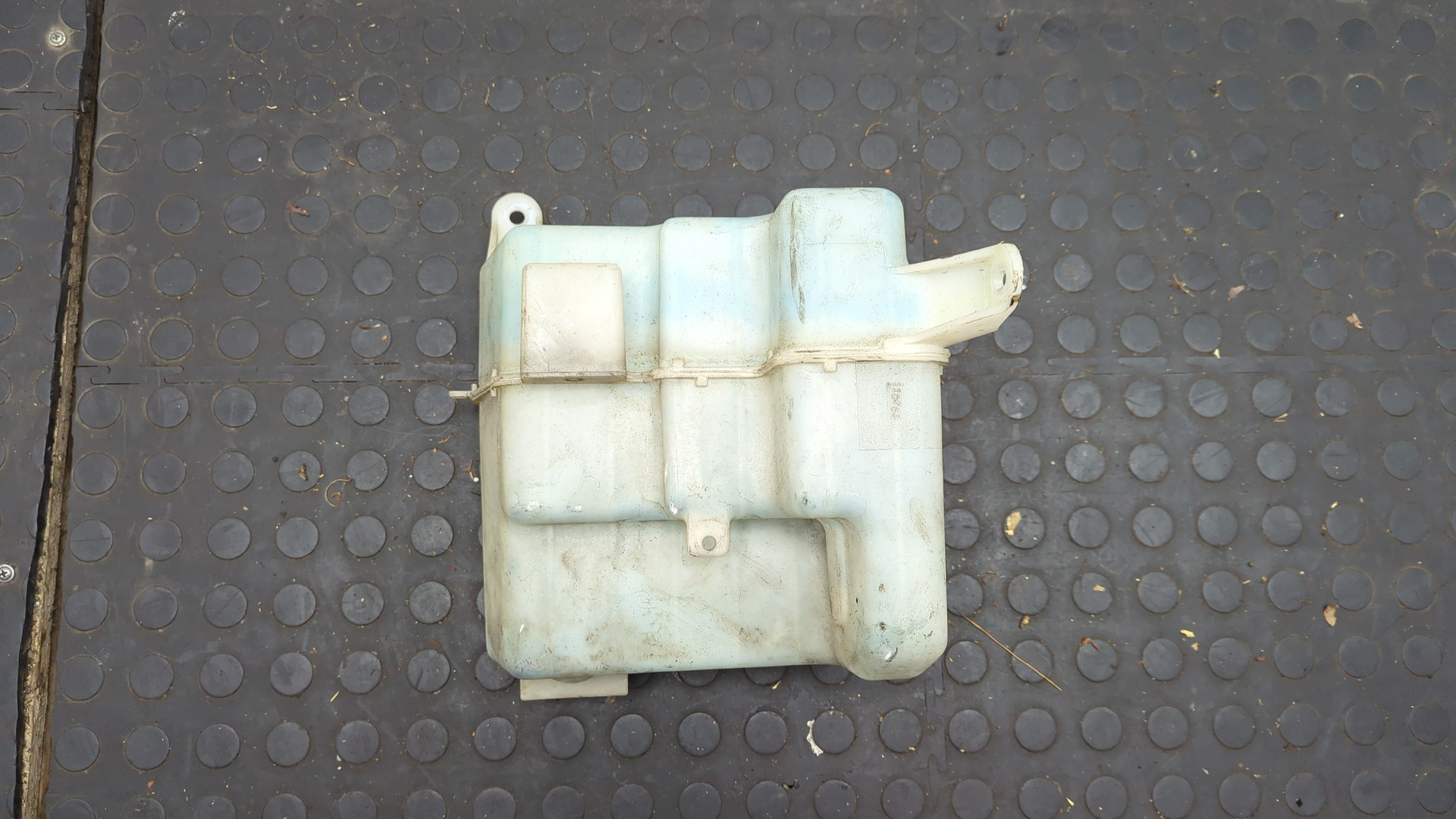 Бачок омывателя лобового стекла