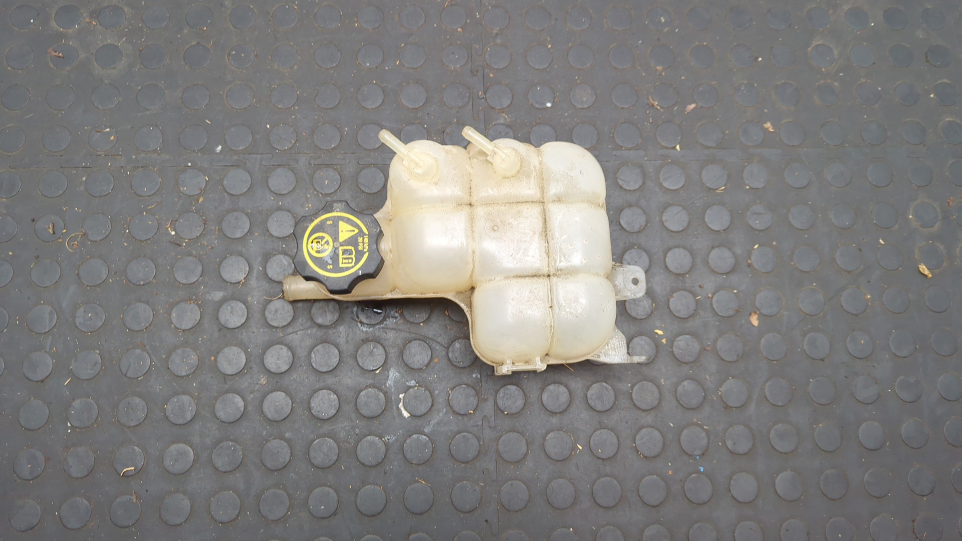 Бачок расширительный