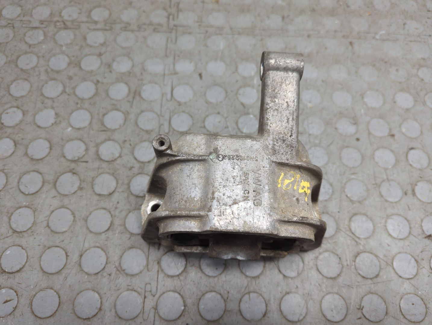 Опора двигателя