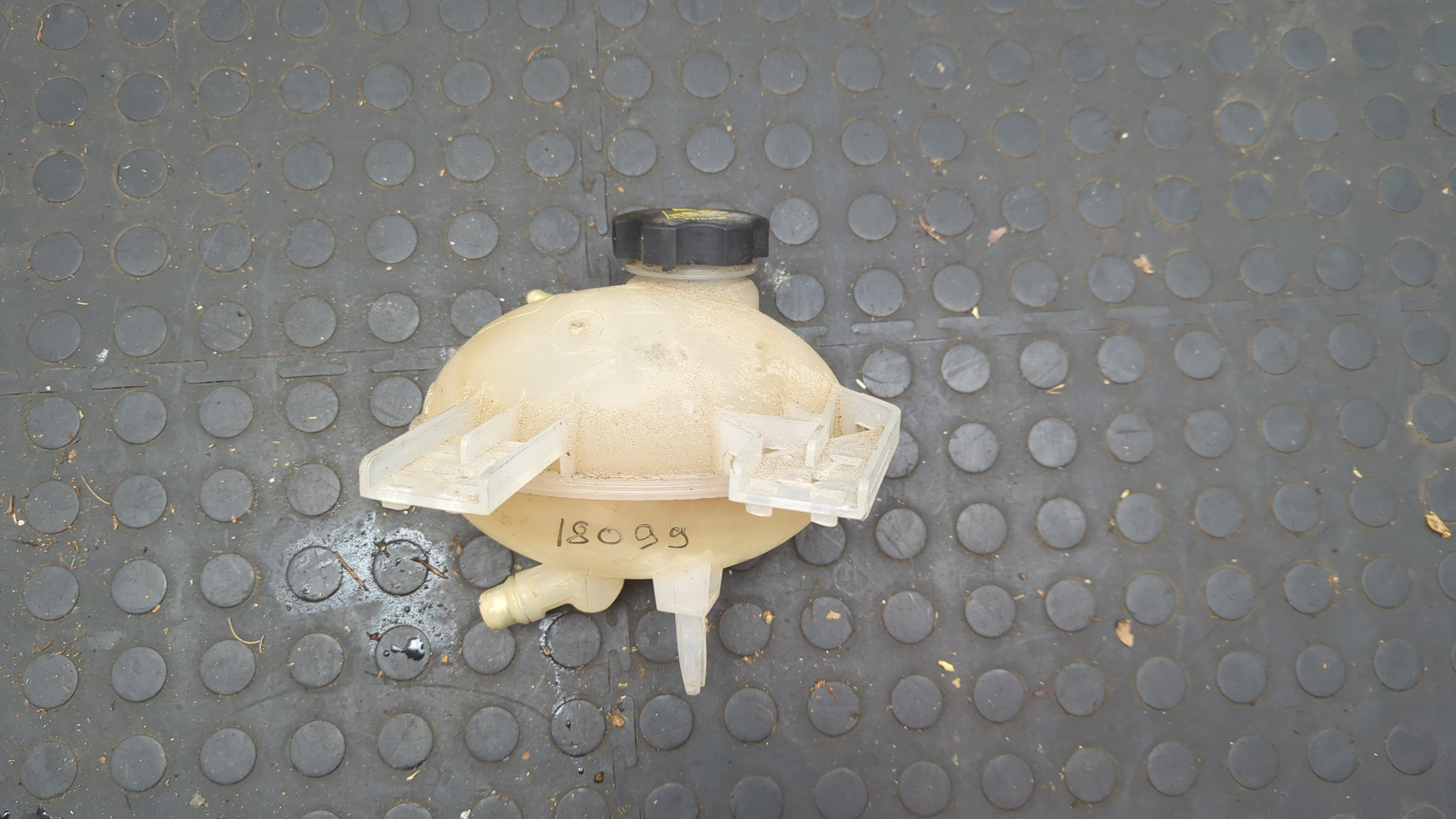 Бачок расширительный