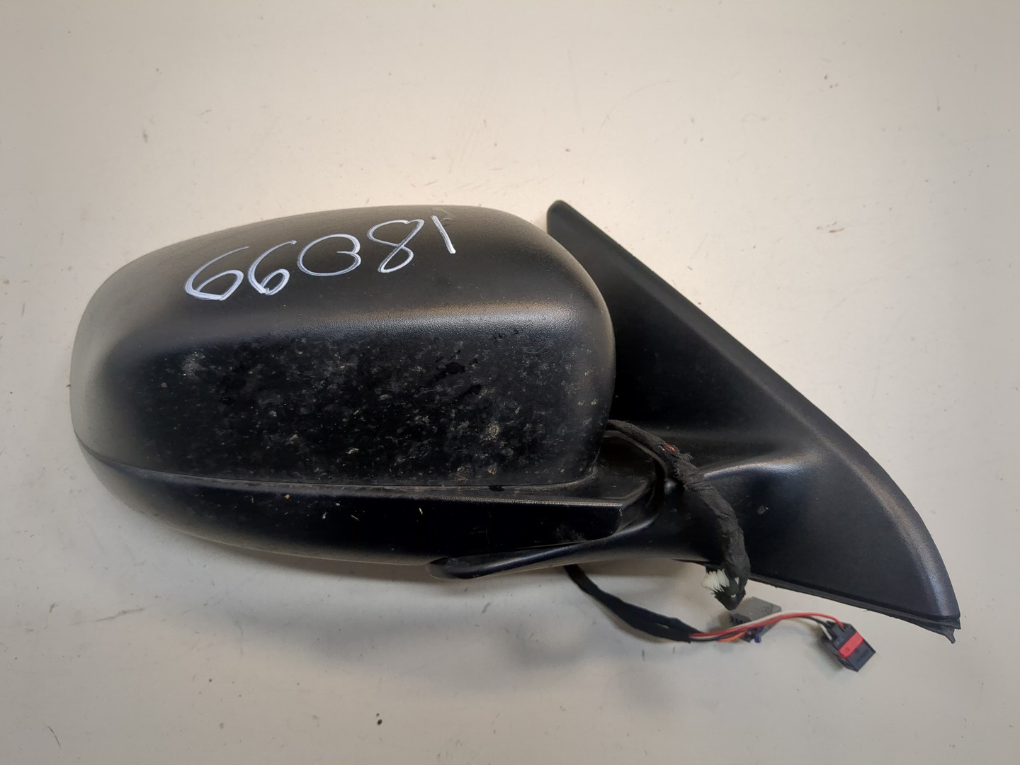 Зеркало правое электрическое