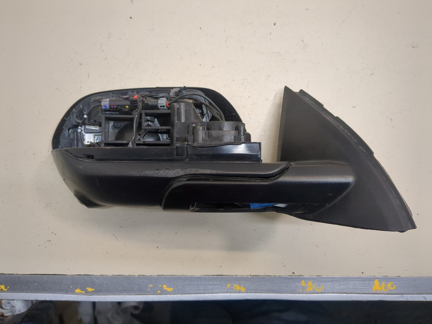 Зеркало правое электрическое