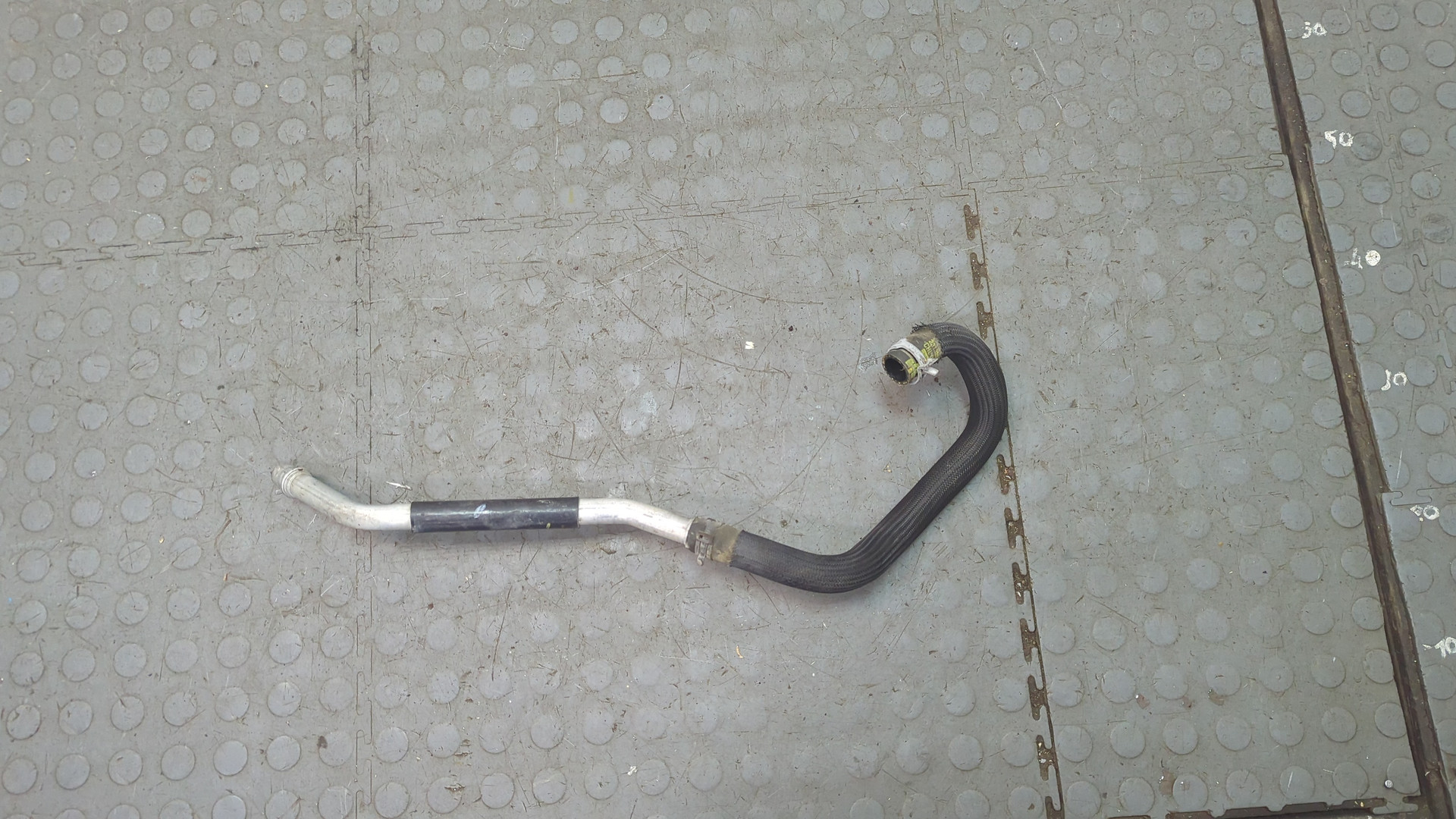 Трубка системы охлаждения